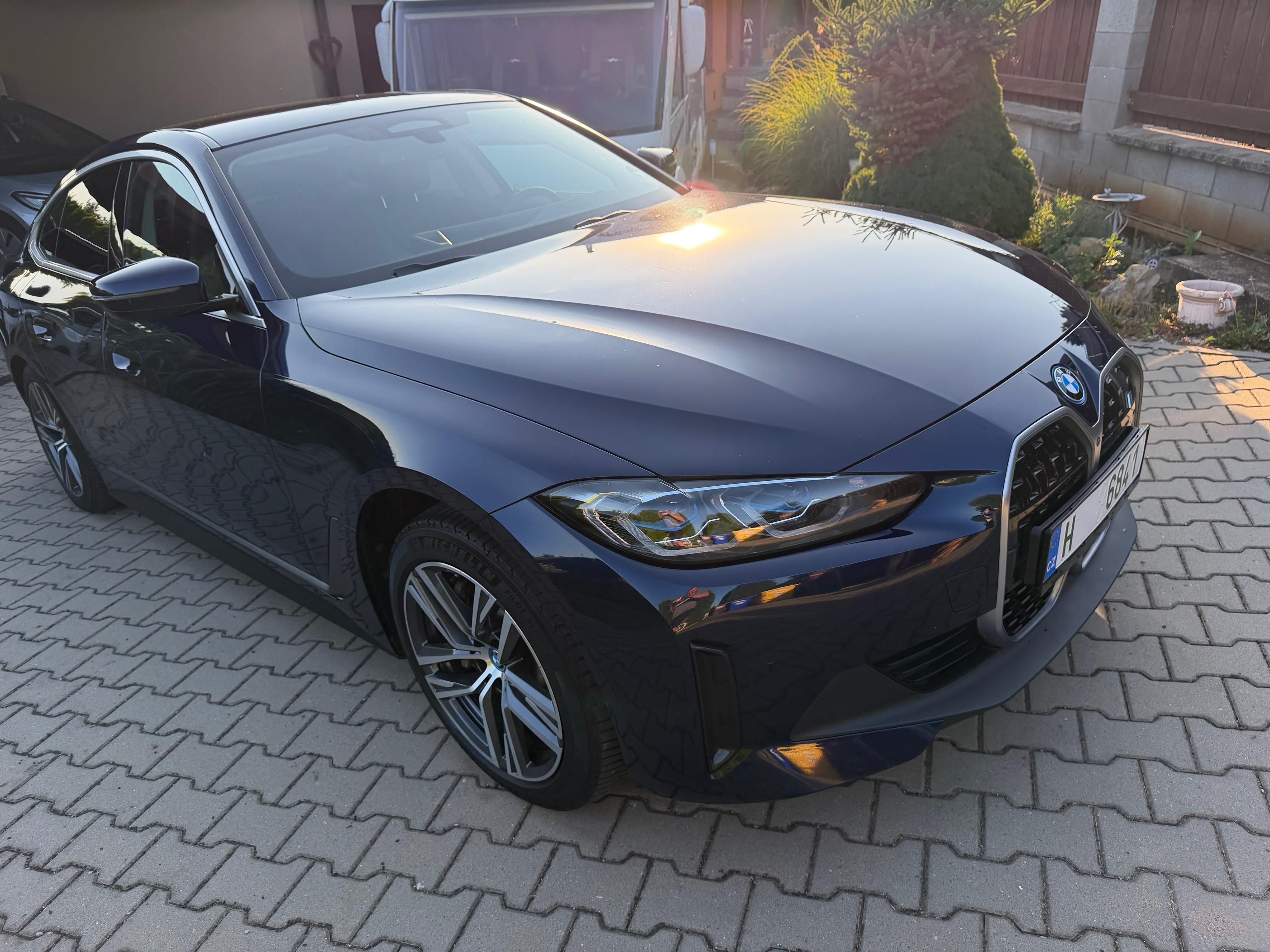 BMW i4, EDrive 40, 83,9kWh, SoH 97% - fotka 6