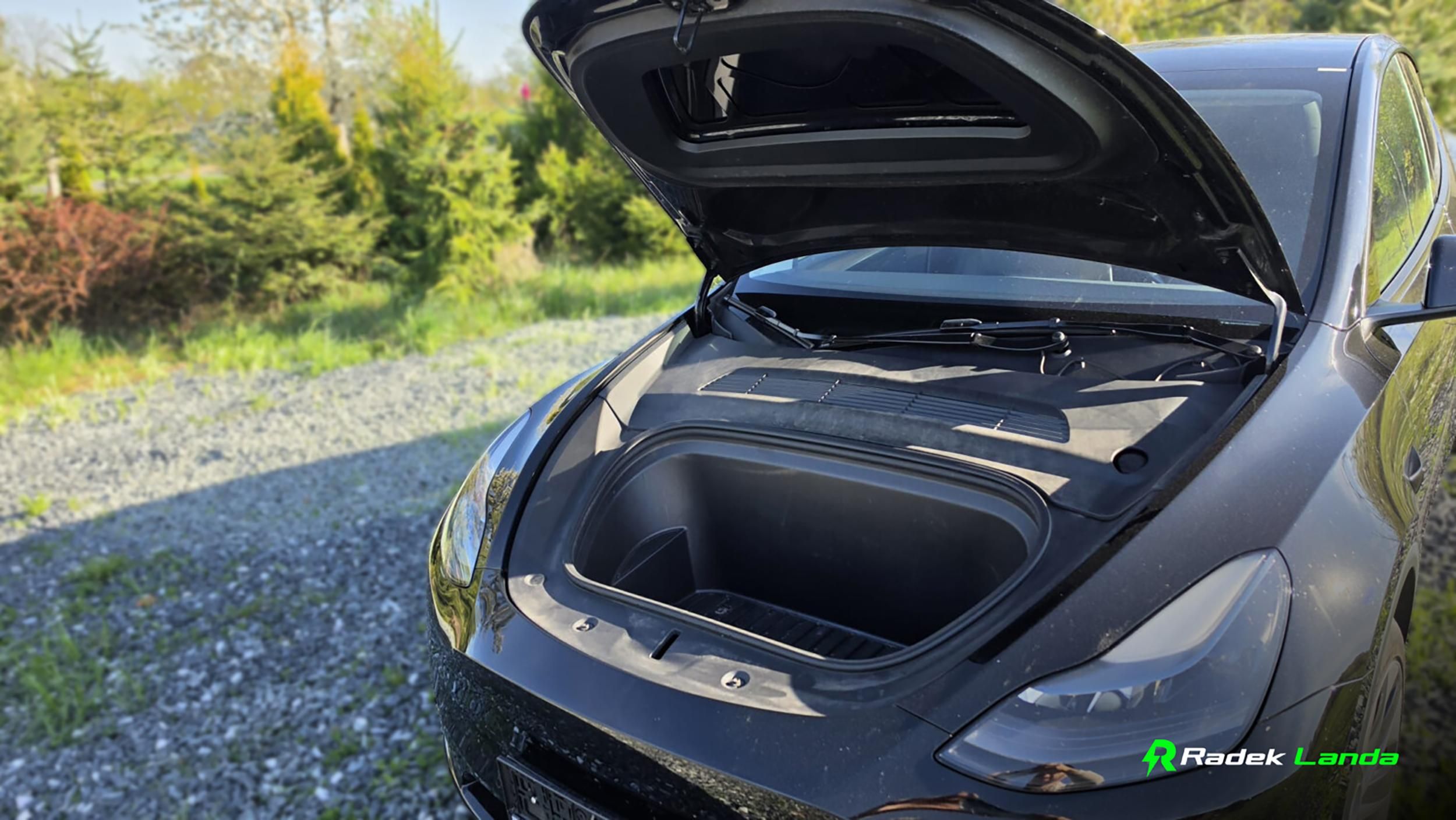 Tesla Model Y, Dual Motor 4×4 + možnost FSD - fotka 3