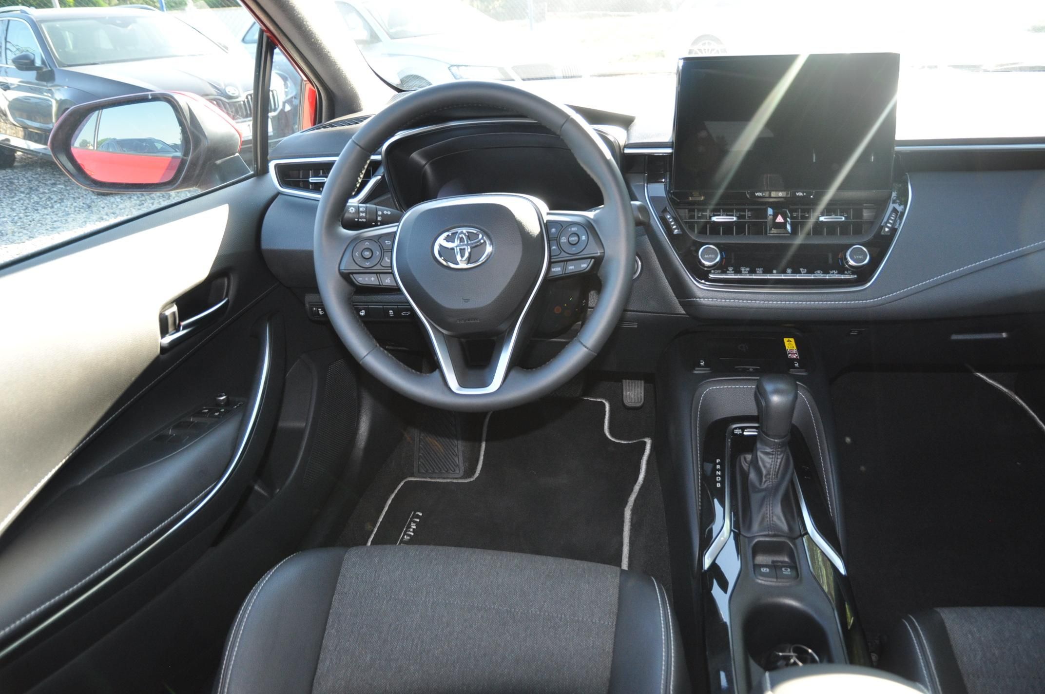 Toyota Corolla, 1.8 Hybrid KOMBI - fotka 5