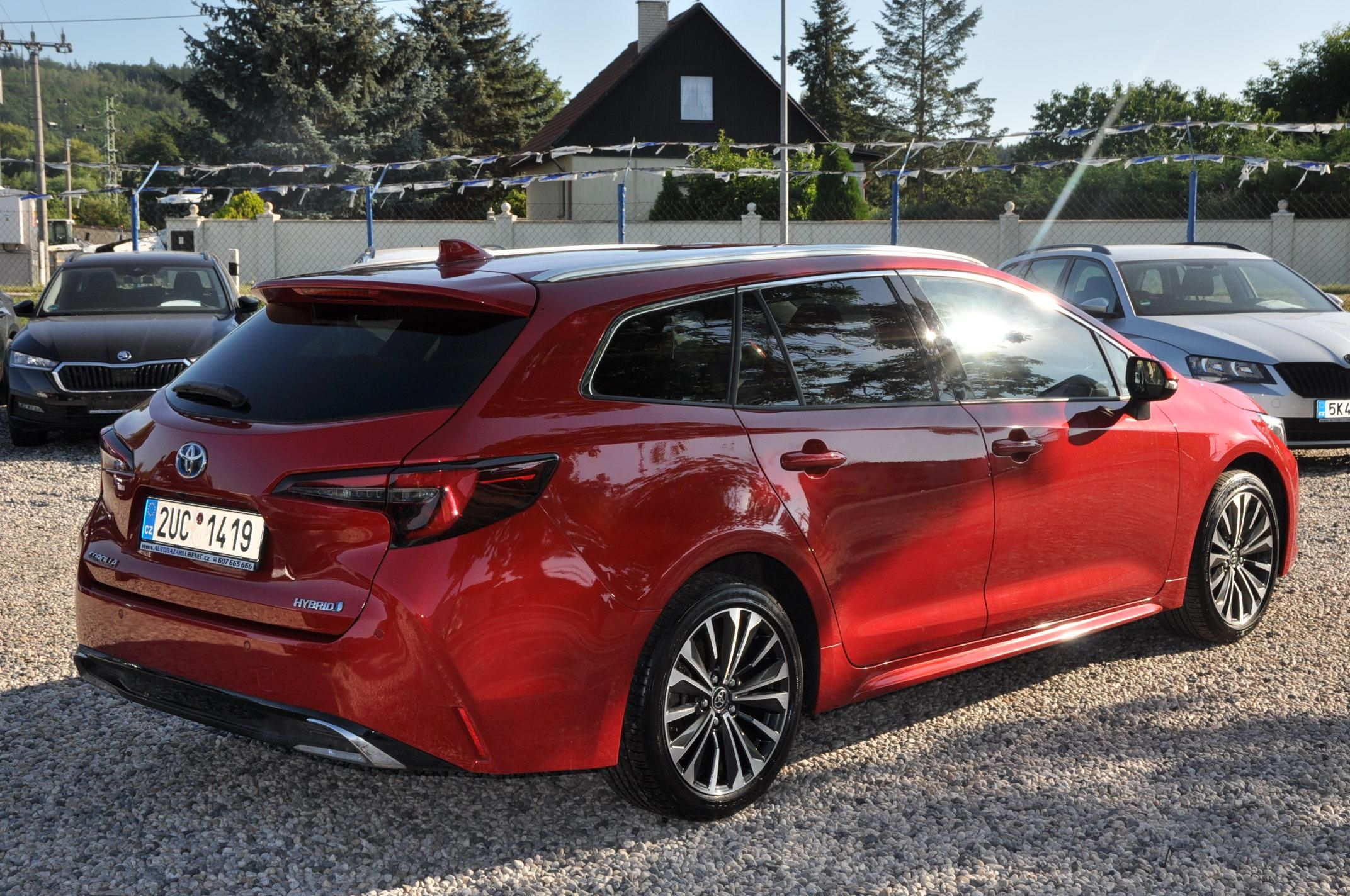 Toyota Corolla, 1.8 Hybrid KOMBI - fotka 3