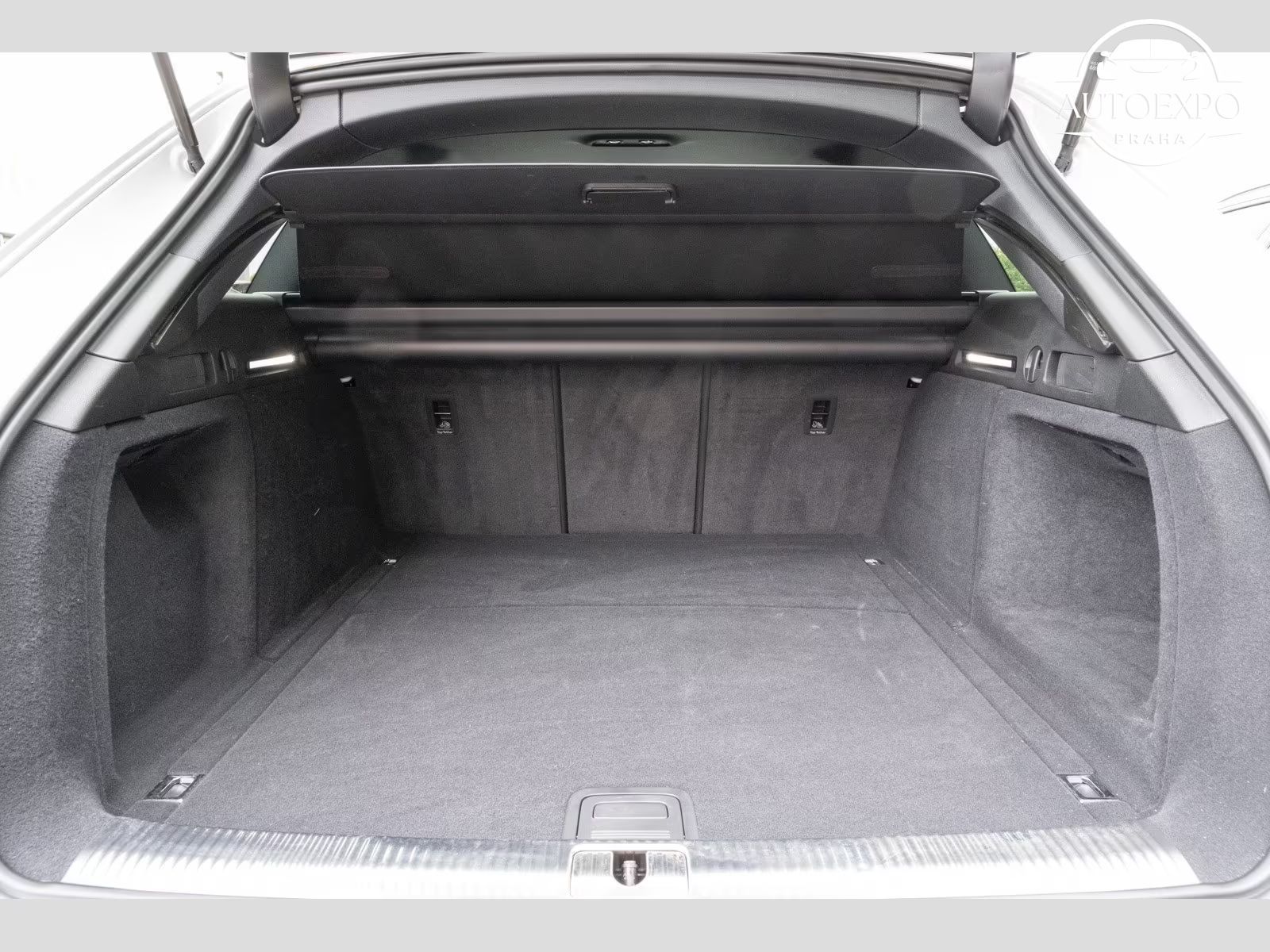 Audi A4, Avant 40 TDI S line Matrix* - fotka 6