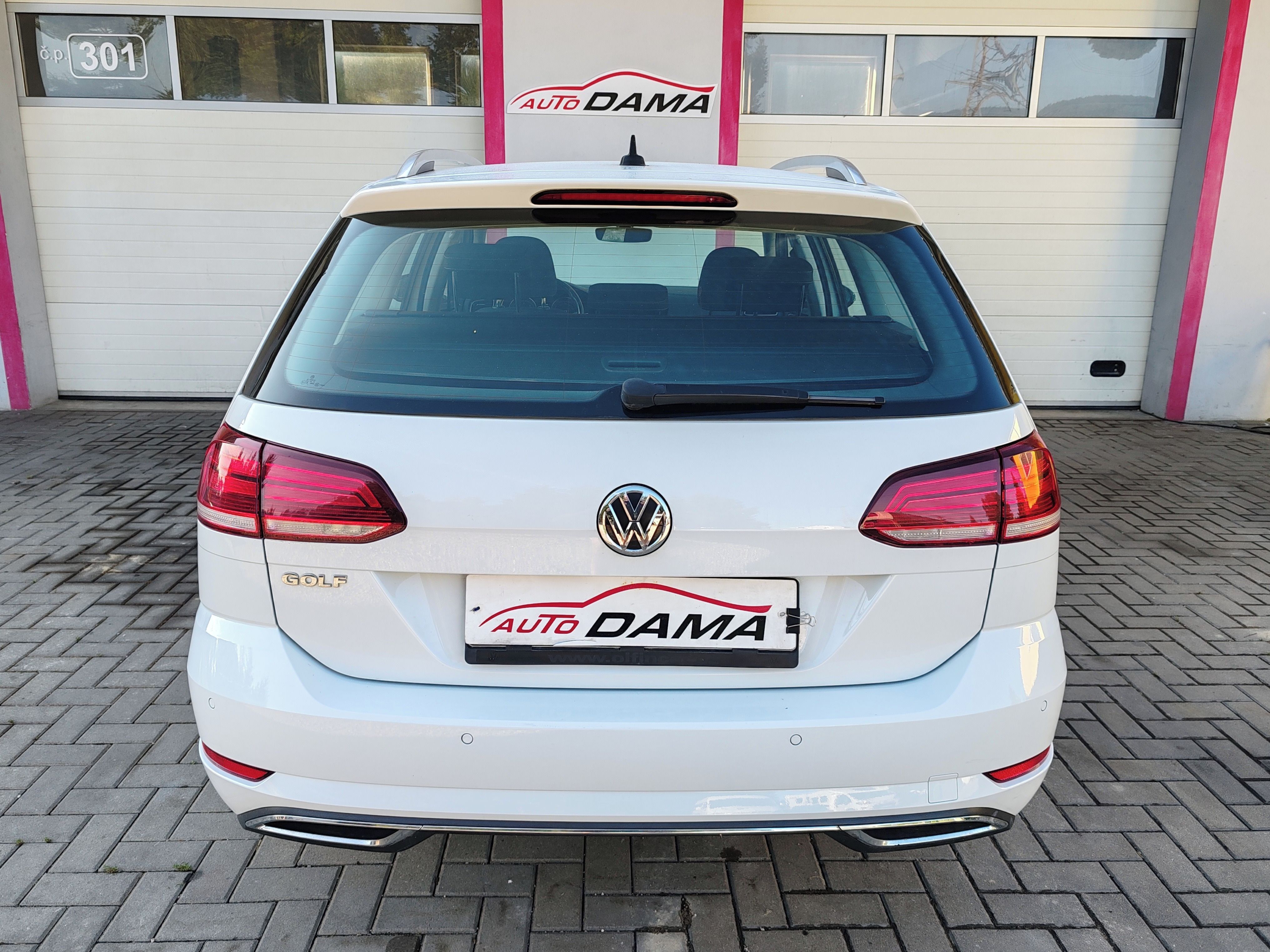 Volkswagen Golf, 1.6TDI 85KW Highline 1.M.DPHČR - fotka 5