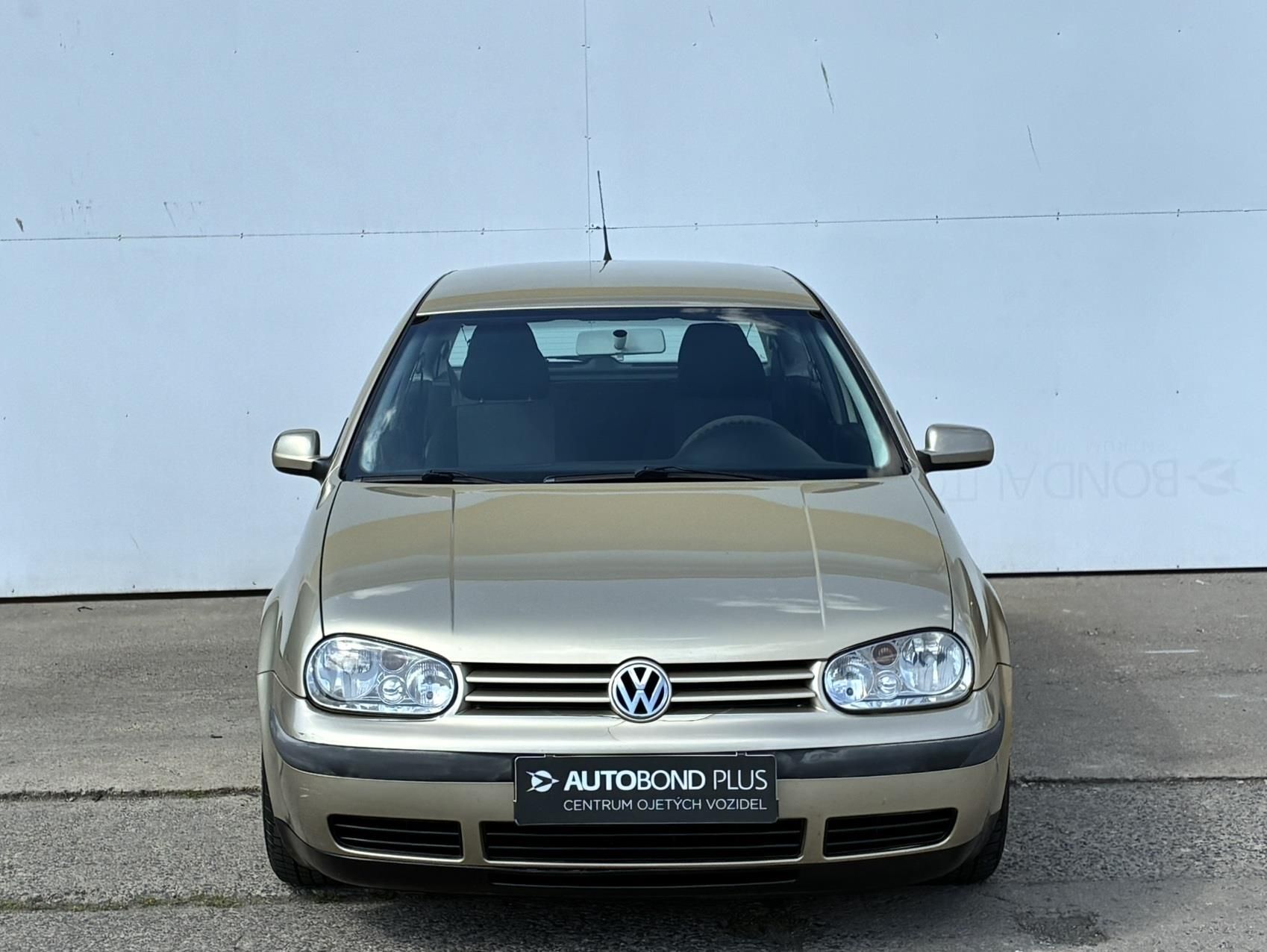 Volkswagen Golf, 1.6 16V 77kW - fotka 4