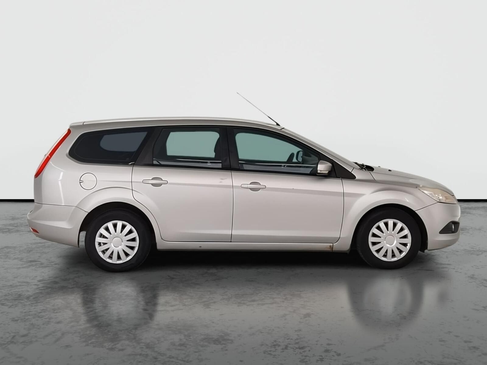 Ford Focus, 1.6 TDCi, po STK, Klima - fotka 6