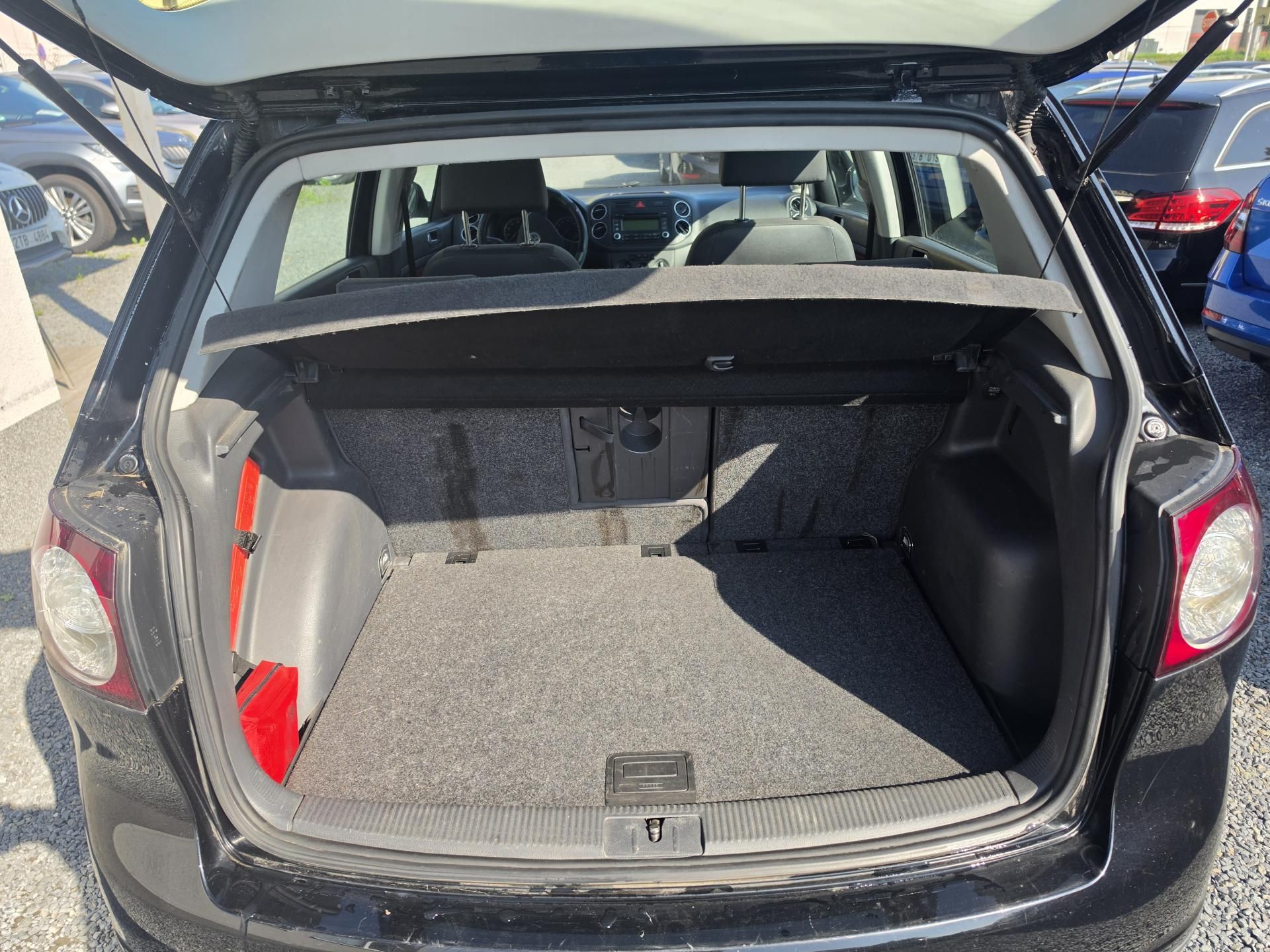 Volkswagen Golf Plus, 1.4 i Vyhřev sedadel - fotka 5
