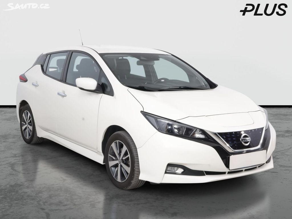Nissan LEAF, 40 kWh, SoH 93%, Automat
