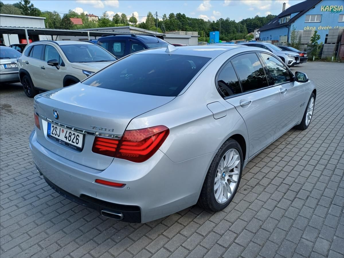 BMW Řada 7, 750d xDrive 3,0 280 kW - fotka 4