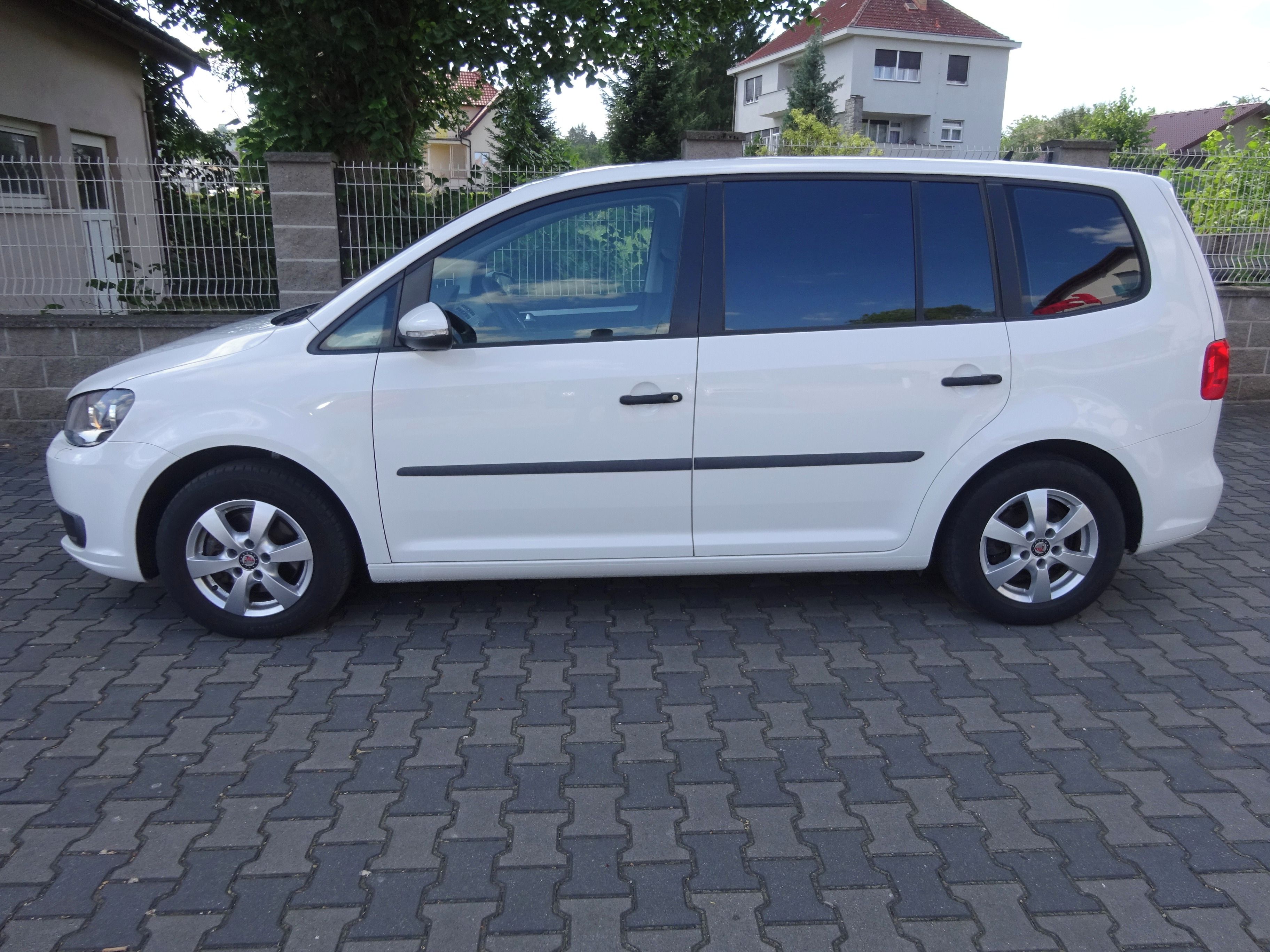Volkswagen Touran, 1.4TSi 103kW. Servisní kniha. - fotka 4