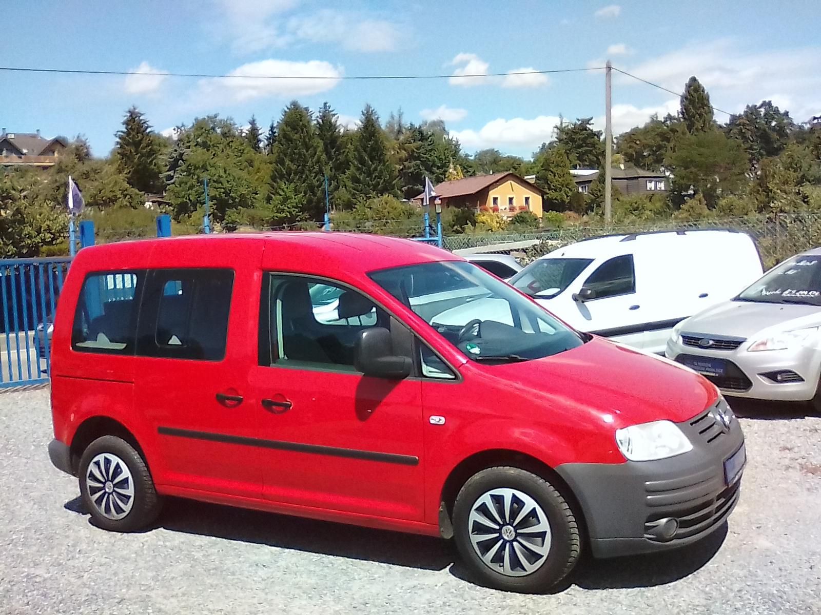 Volkswagen Caddy, 1.4i 16V , 7.míst, závěs - fotka 2
