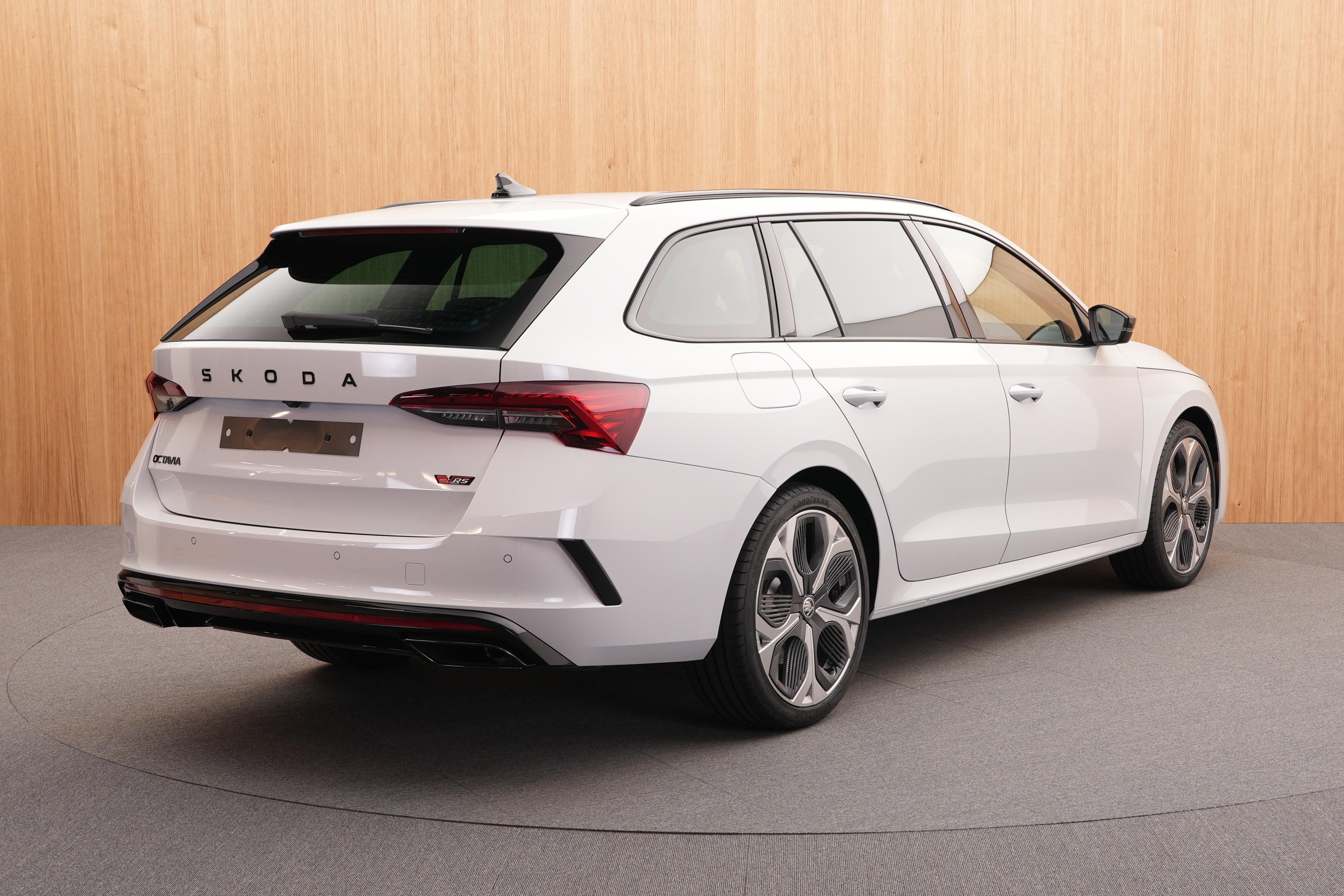 Škoda Octavia, RS 2.0 TSI DSG - fotka 4