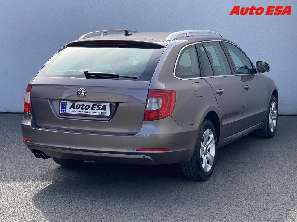 Škoda Superb, 2.0tdi - fotka 4