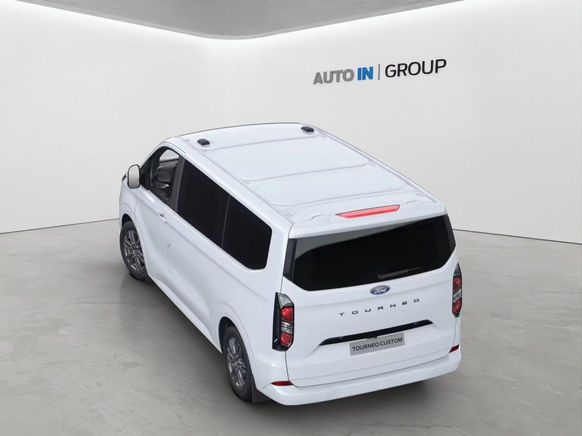 Ford Tourneo Custom, 2,5 Duratec PHEV L1 Titanium, - fotka 3