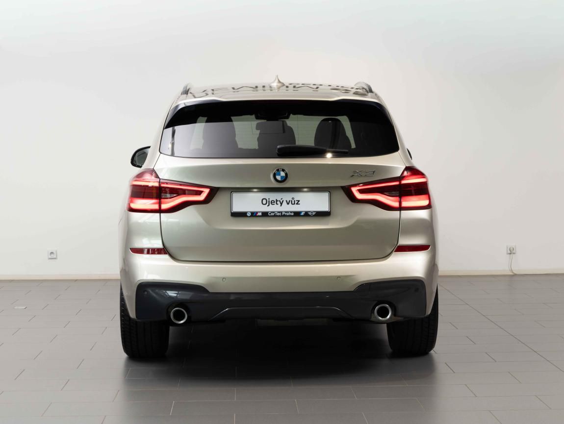 BMW X3, xDrive 20D - fotka 4