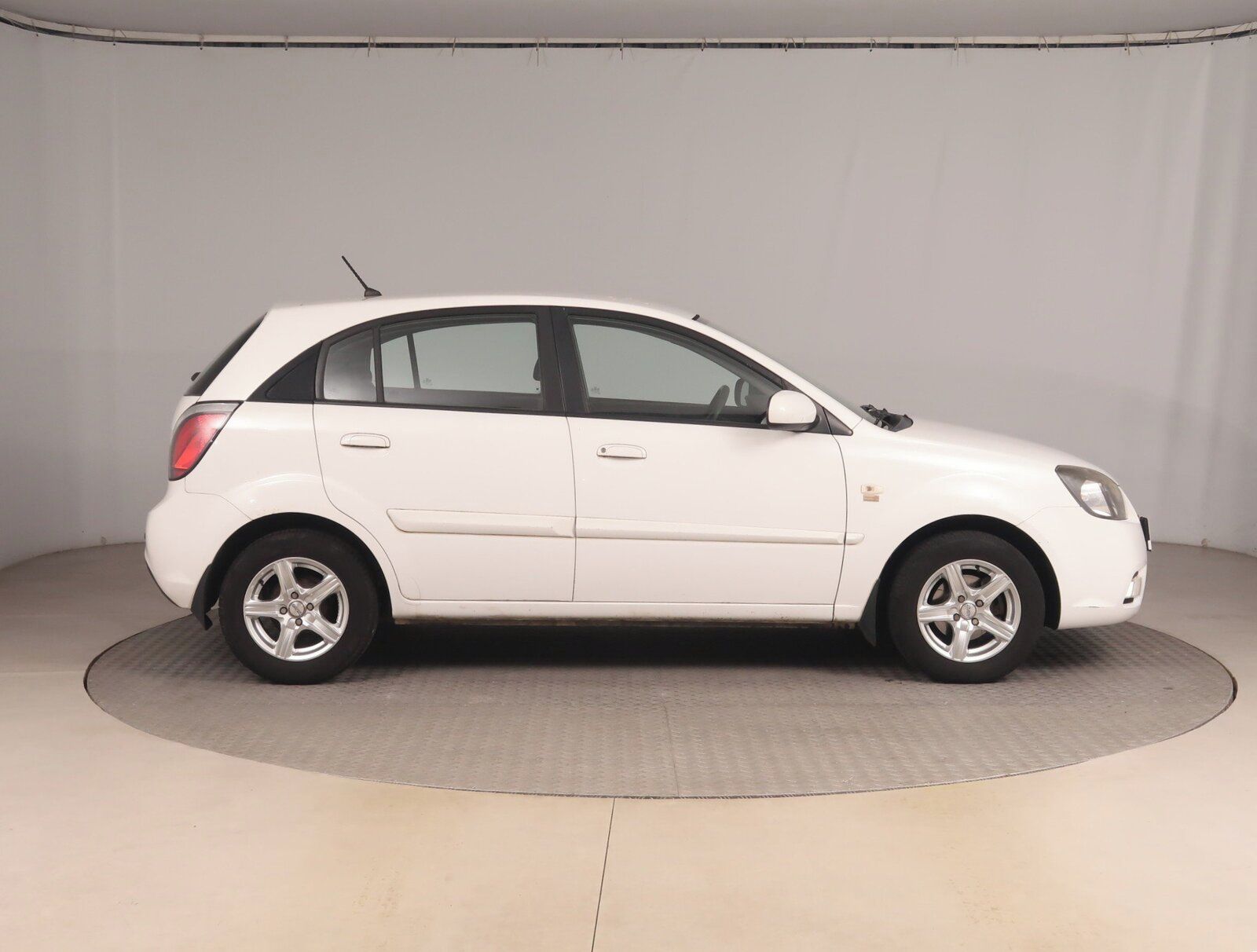 Kia Rio, 1.4 16V, jezdí výborně - fotka 6