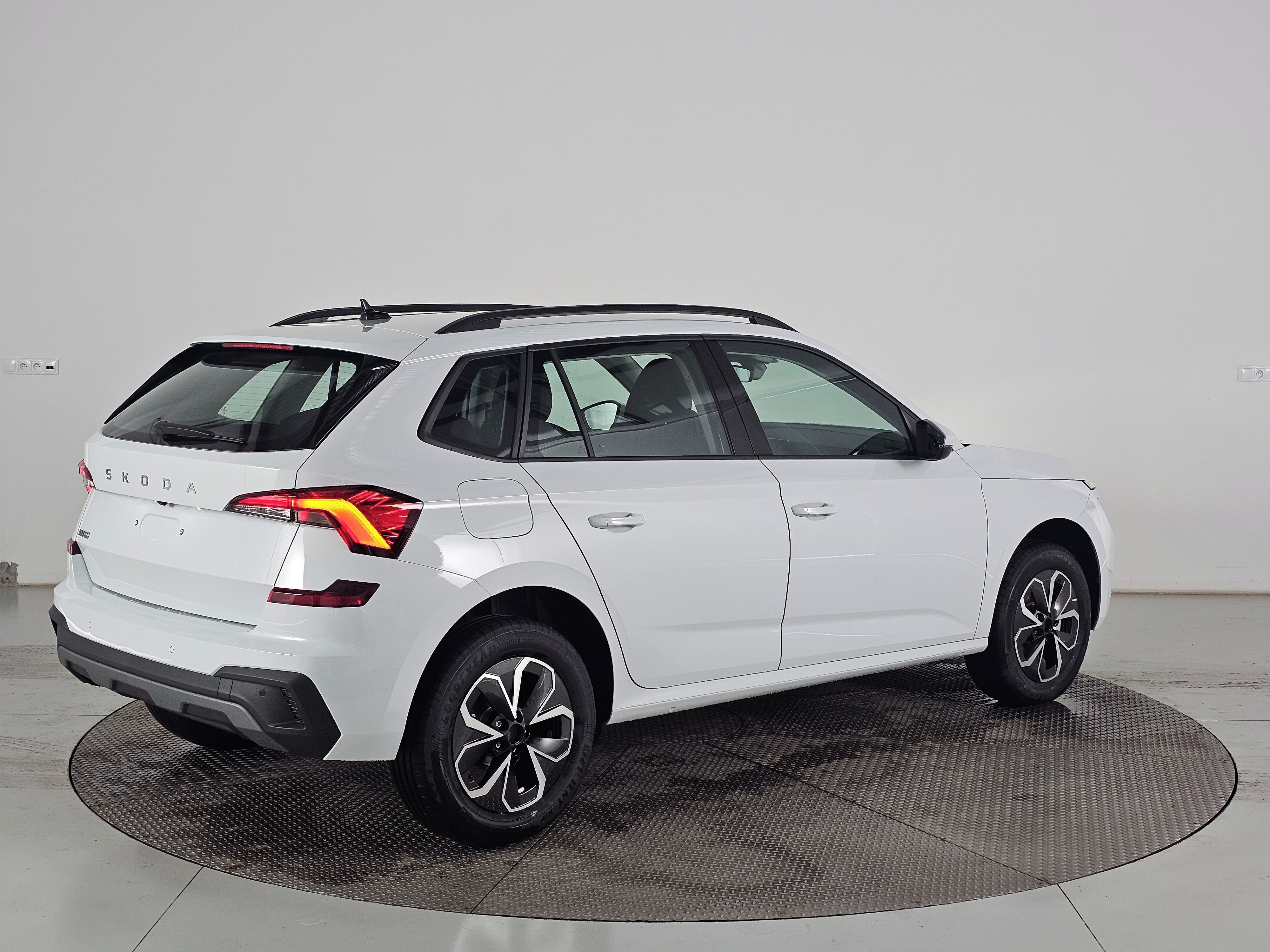 Škoda Kamiq, Classic 1.0TSI 85kW 6st man. - fotka 5