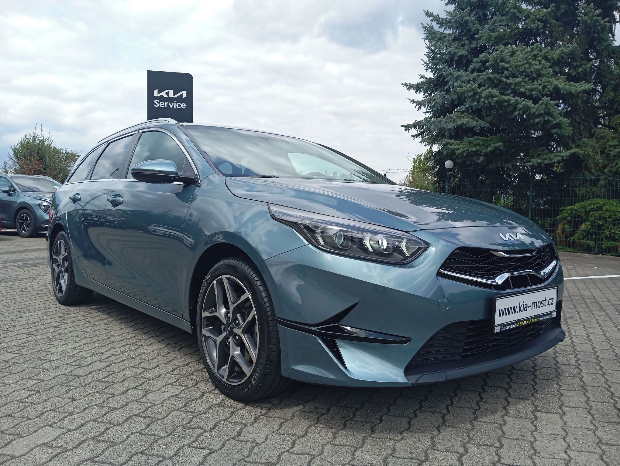 Kia Cee´d SW, 1.5 T-GDi TOP + tažné zařízení - fotka 2