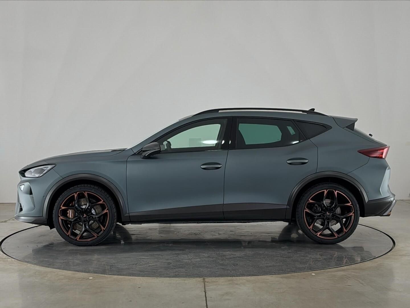Cupra Formentor, 2.5 TSI / 287 kW VZ5 - fotka 3