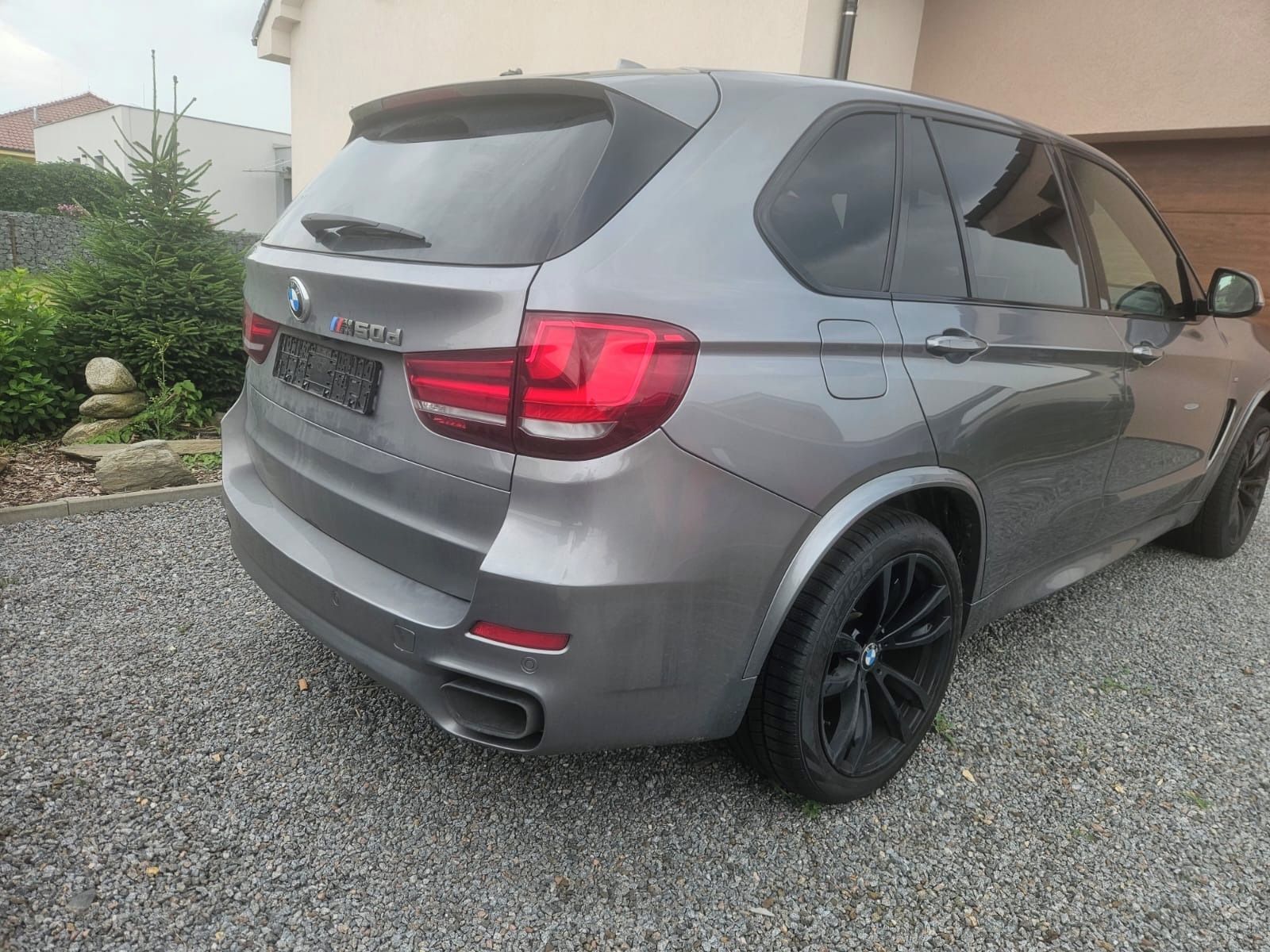 BMW X5, M50D,1MAJITEL NEBOURANÉ ser.k. - fotka 5