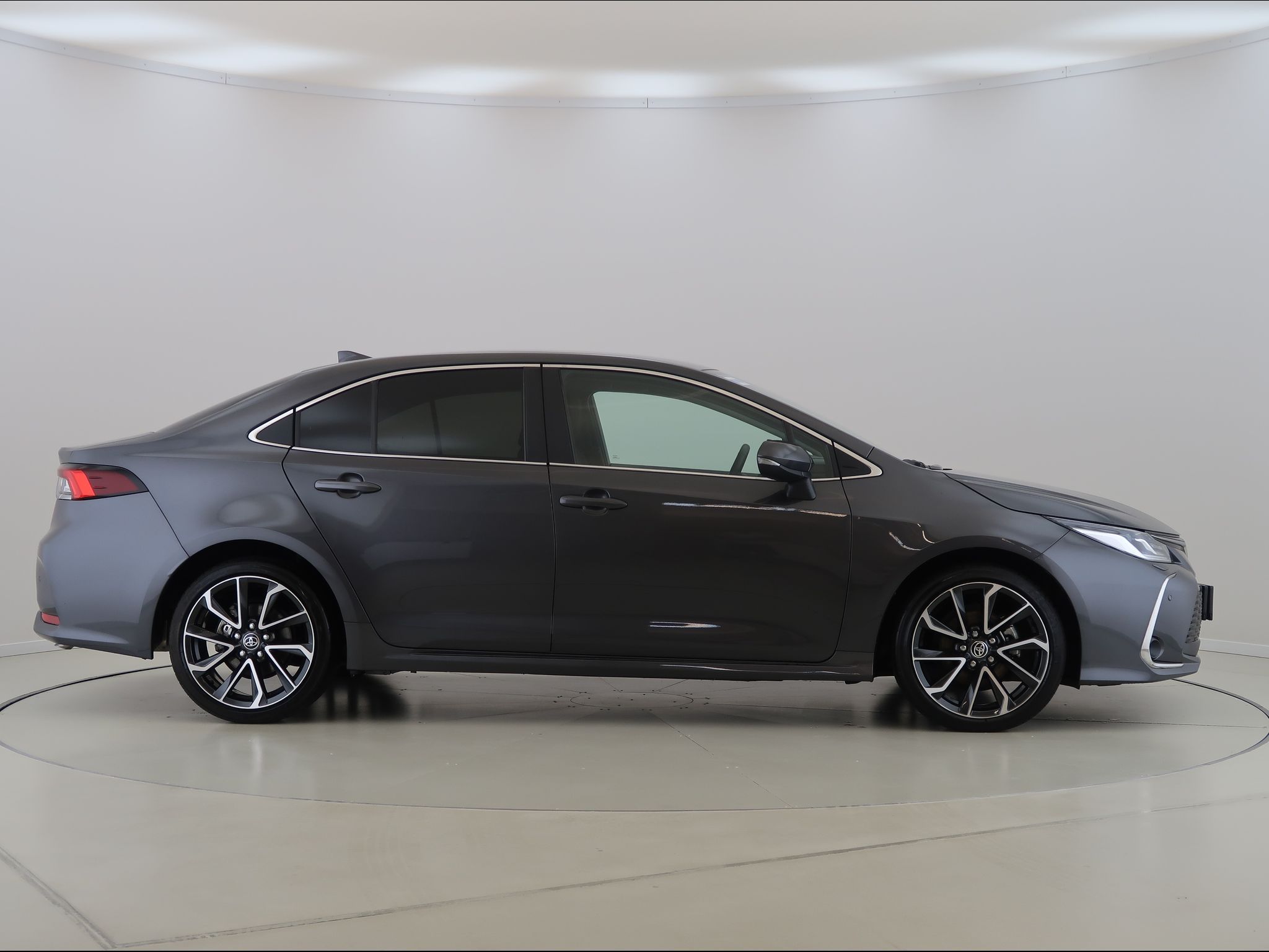 Toyota Corolla, 1.8,Hybrid,Executive,CZ,1Maj - fotka 4