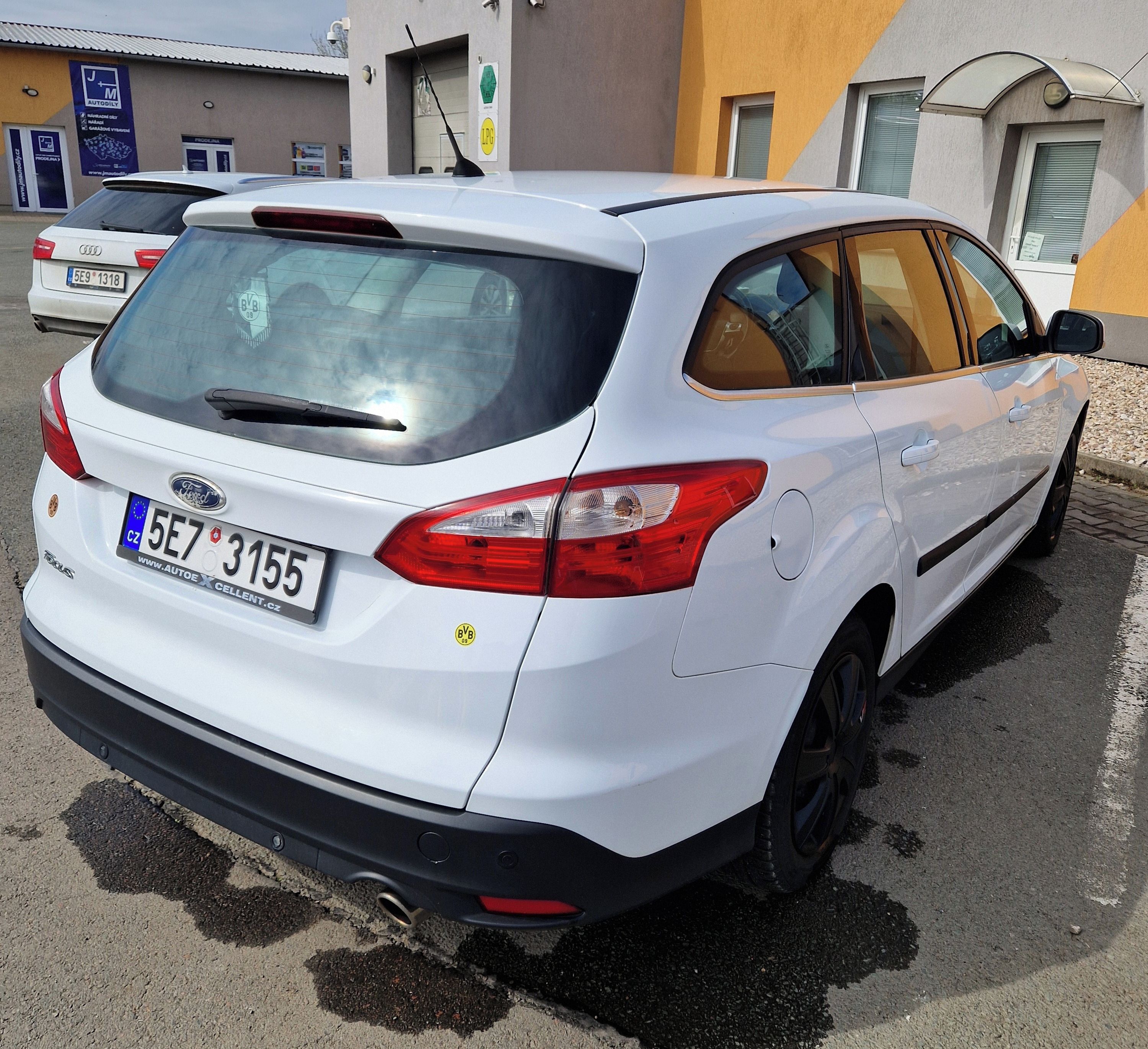 Ford Focus, 1.5 benzin servisovano - fotka 2