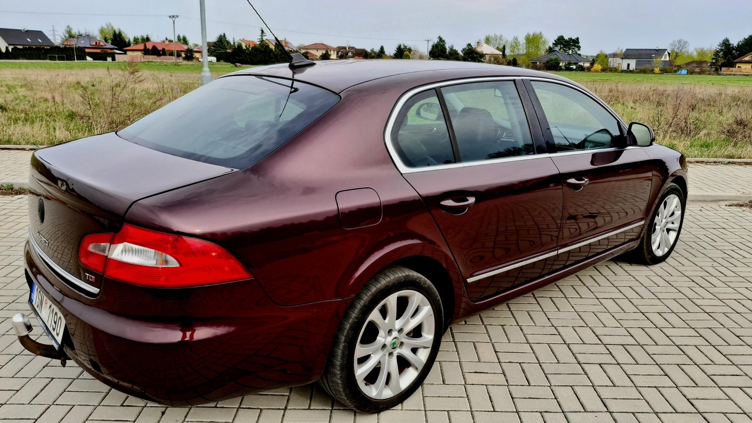 Škoda Superb, 2.0 TDI 125 kw 1. majitel - fotka 5