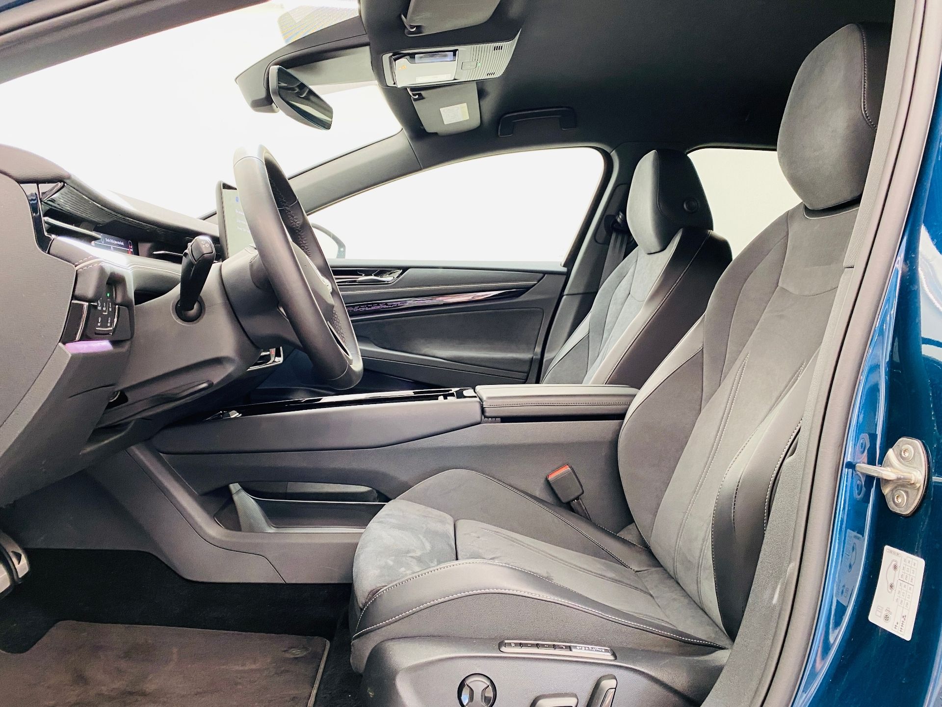 Volkswagen ID.7 Tourer, 210 kW 77 kWh Pro - fotka 5