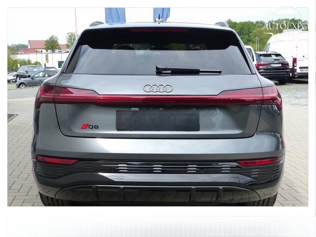 Audi Q8, 55 e-tron quattro 300KW S line - fotka 5