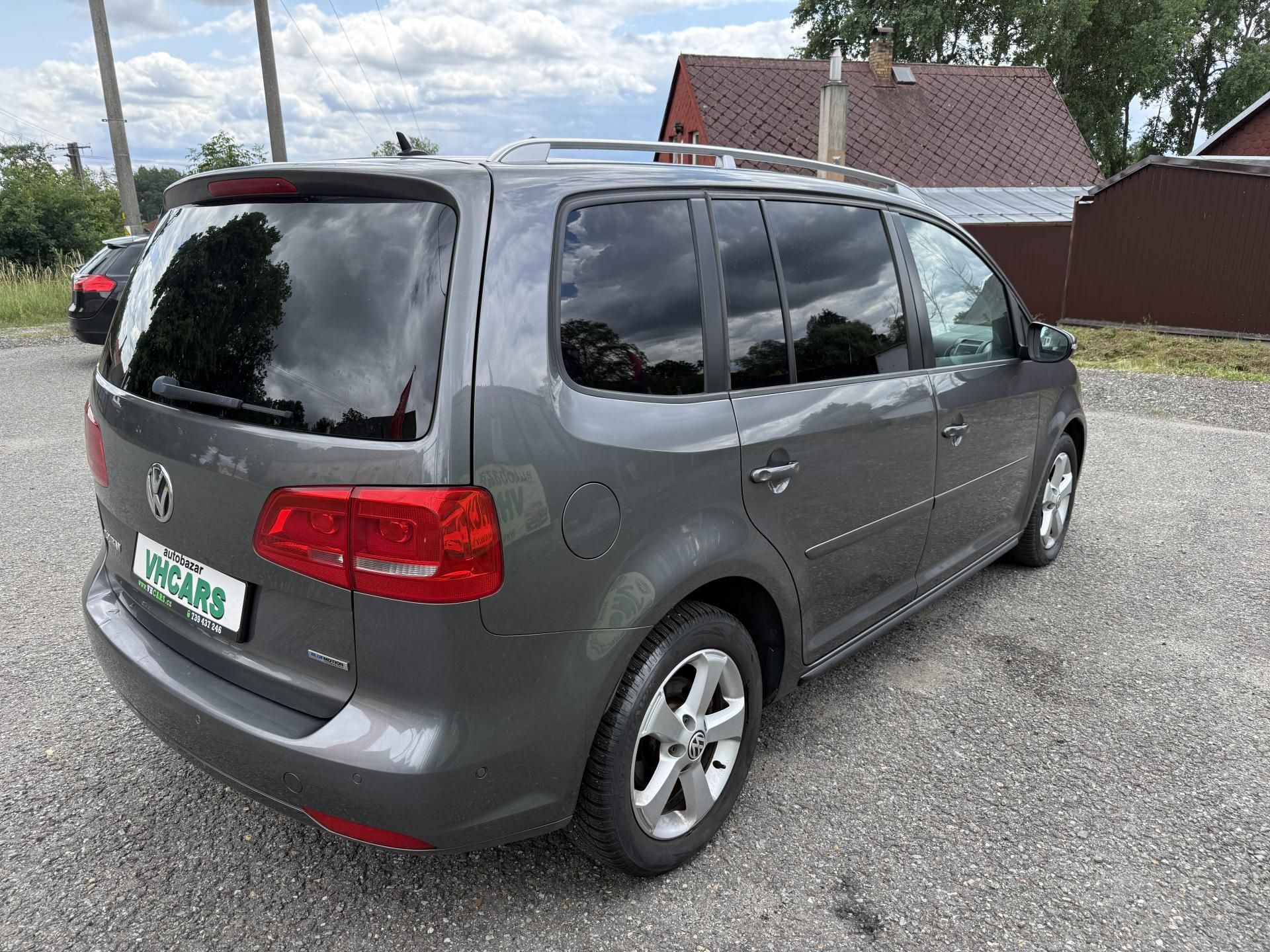 Volkswagen Touran - fotka 4