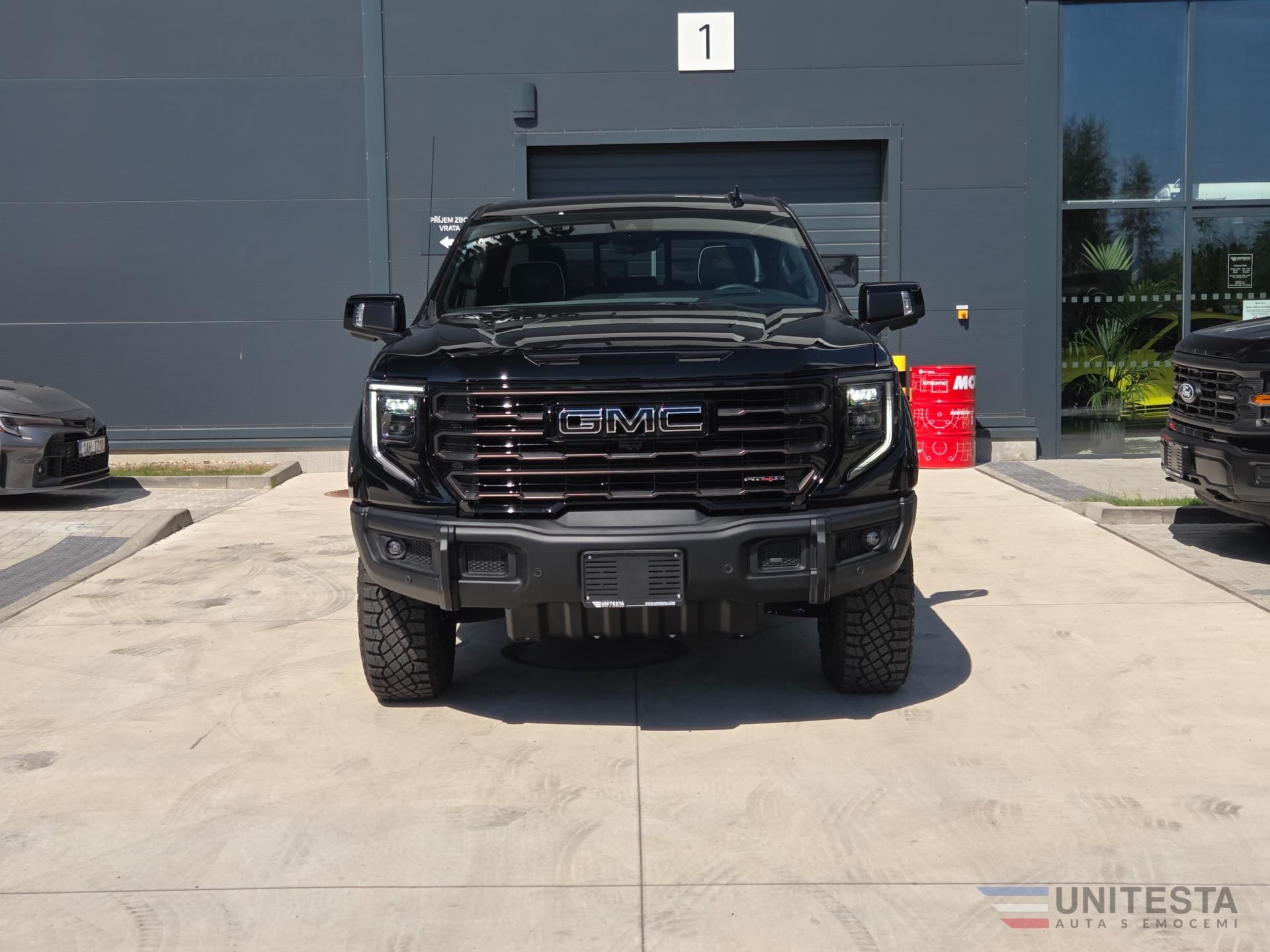 GMC Sierra, GMC AT4-X AEV  6,2L V8 - fotka 2