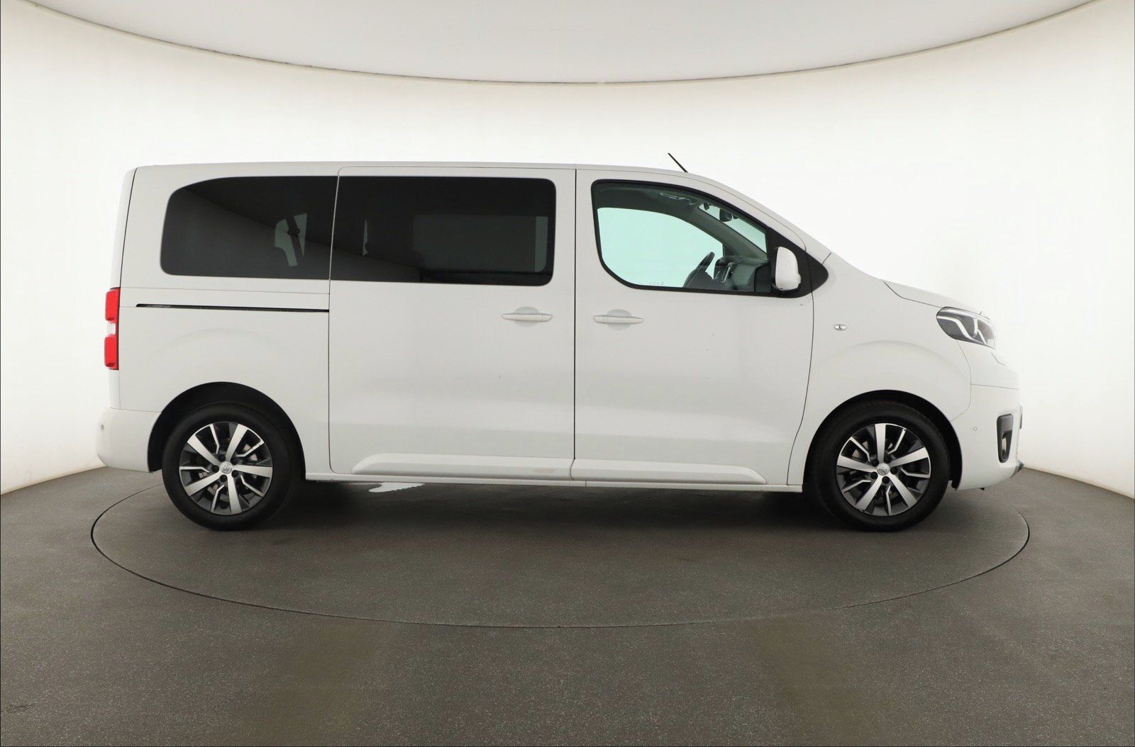 Toyota Proace Verso, 2.0 D-4D, Family, 8 míst, L1 - fotka 6