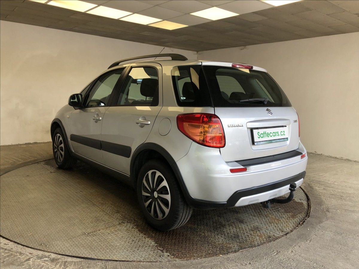 Suzuki SX4, 1,5 16V VVT-i - fotka 5