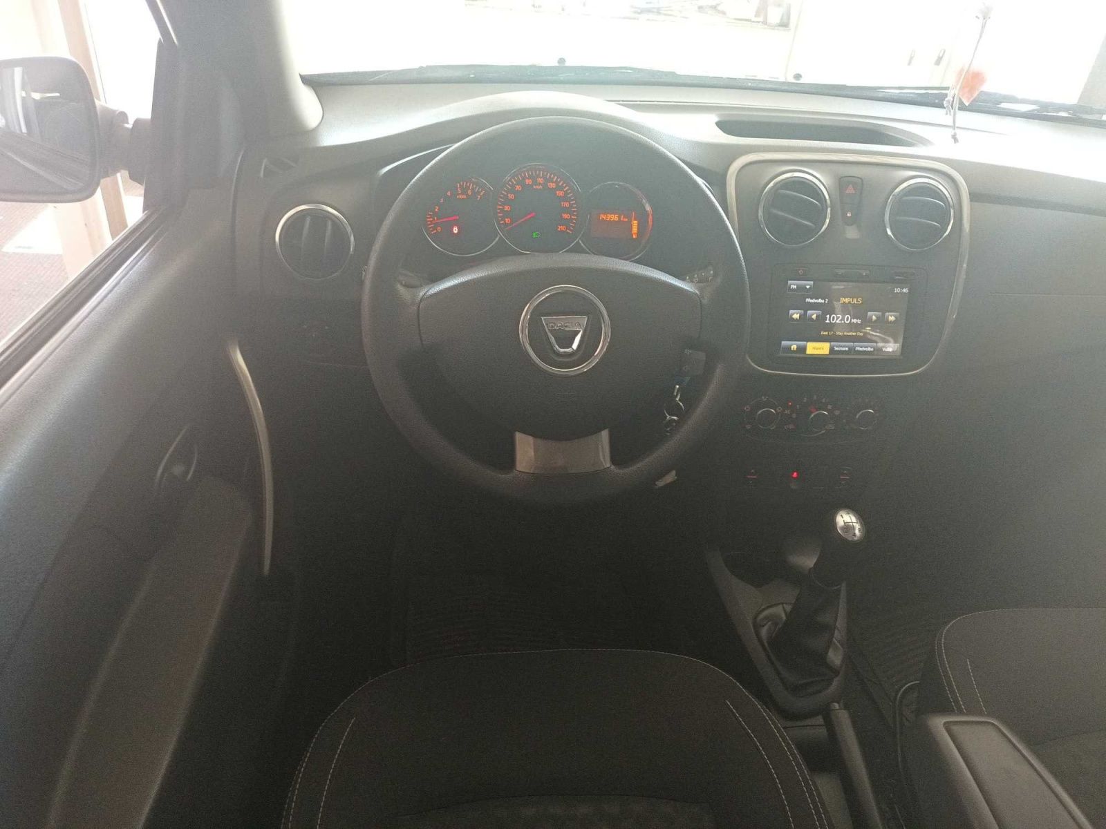 Dacia Sandero, 1.2 16V, pěkný stav - fotka 3