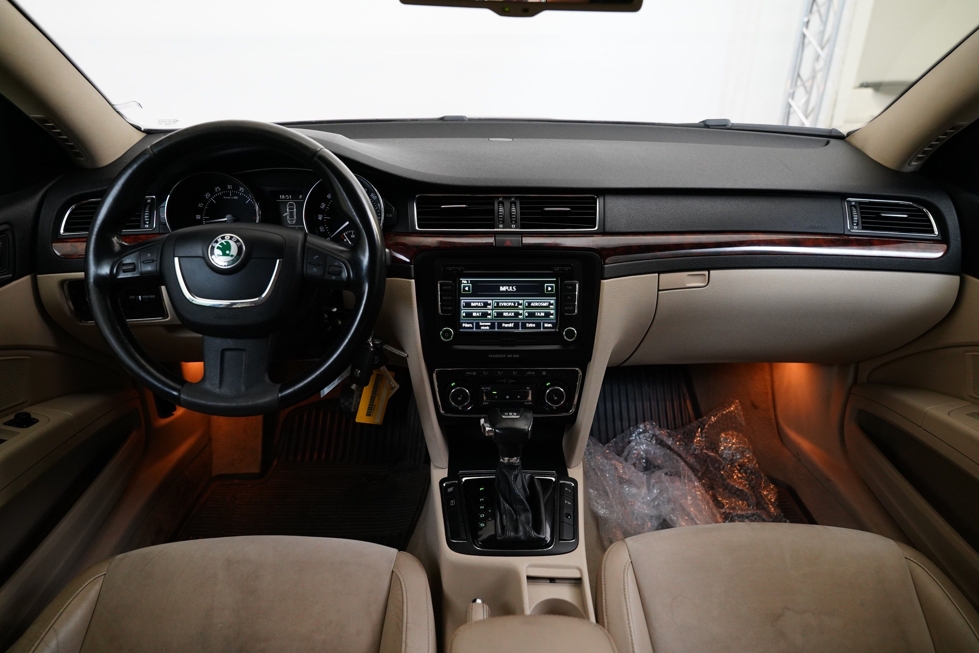 Škoda Superb, 2.0 TDI 125 kW DSG Elegance - fotka 5