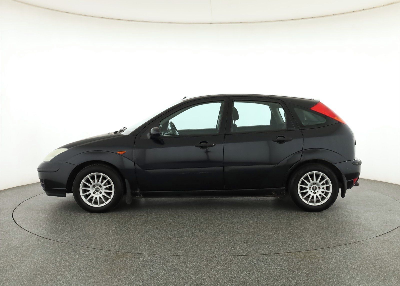 Ford Focus, 1.6 16V, Klima - fotka 3