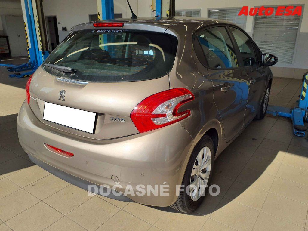 Peugeot 208, 1.2 PT - fotka 2