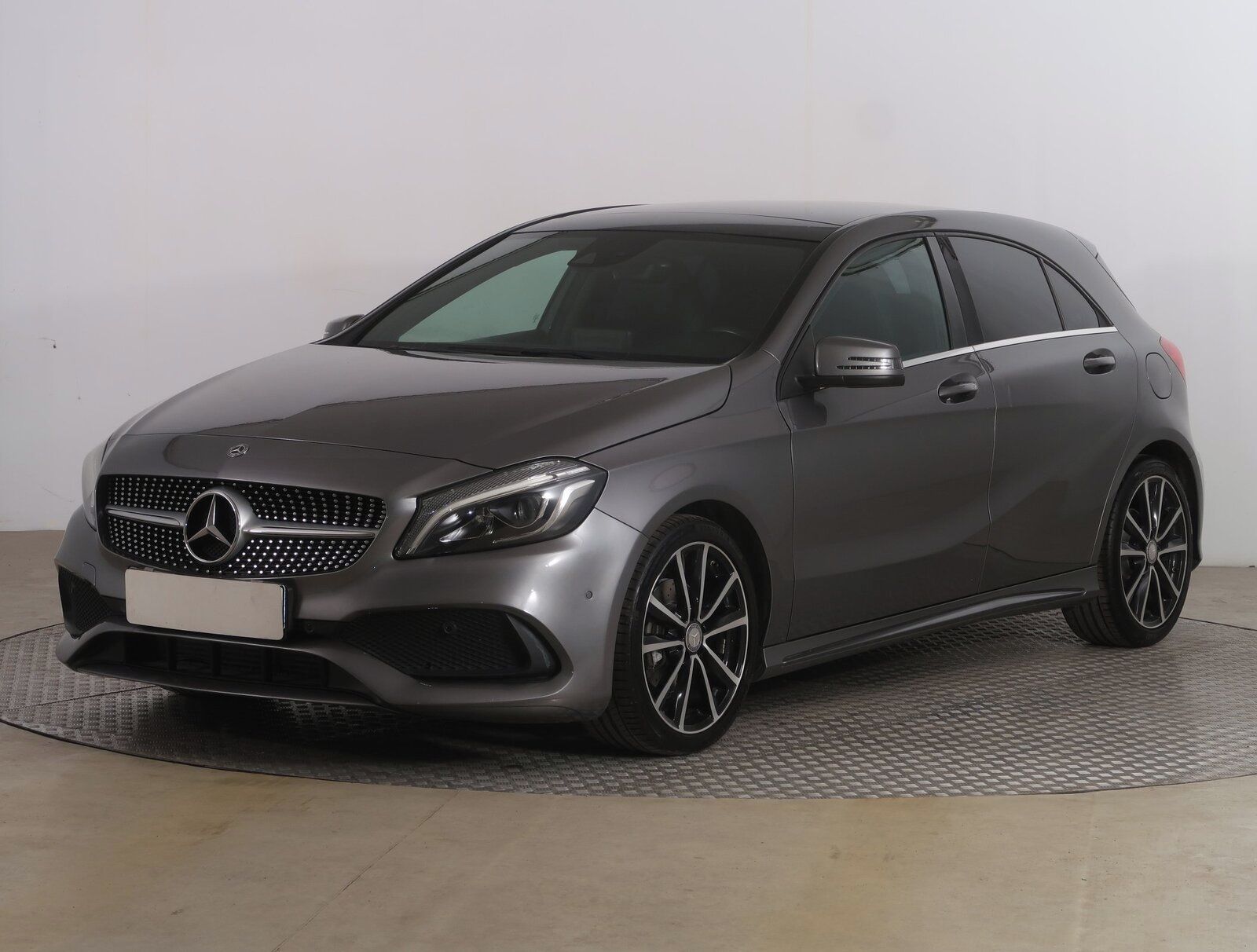 Mercedes-Benz Třídy A, 180, Kůže, Klima, Tempomat - fotka 2