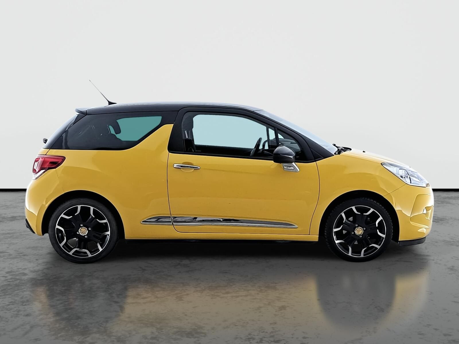 Citroën DS3, 1.2 VTi, Automat - fotka 6