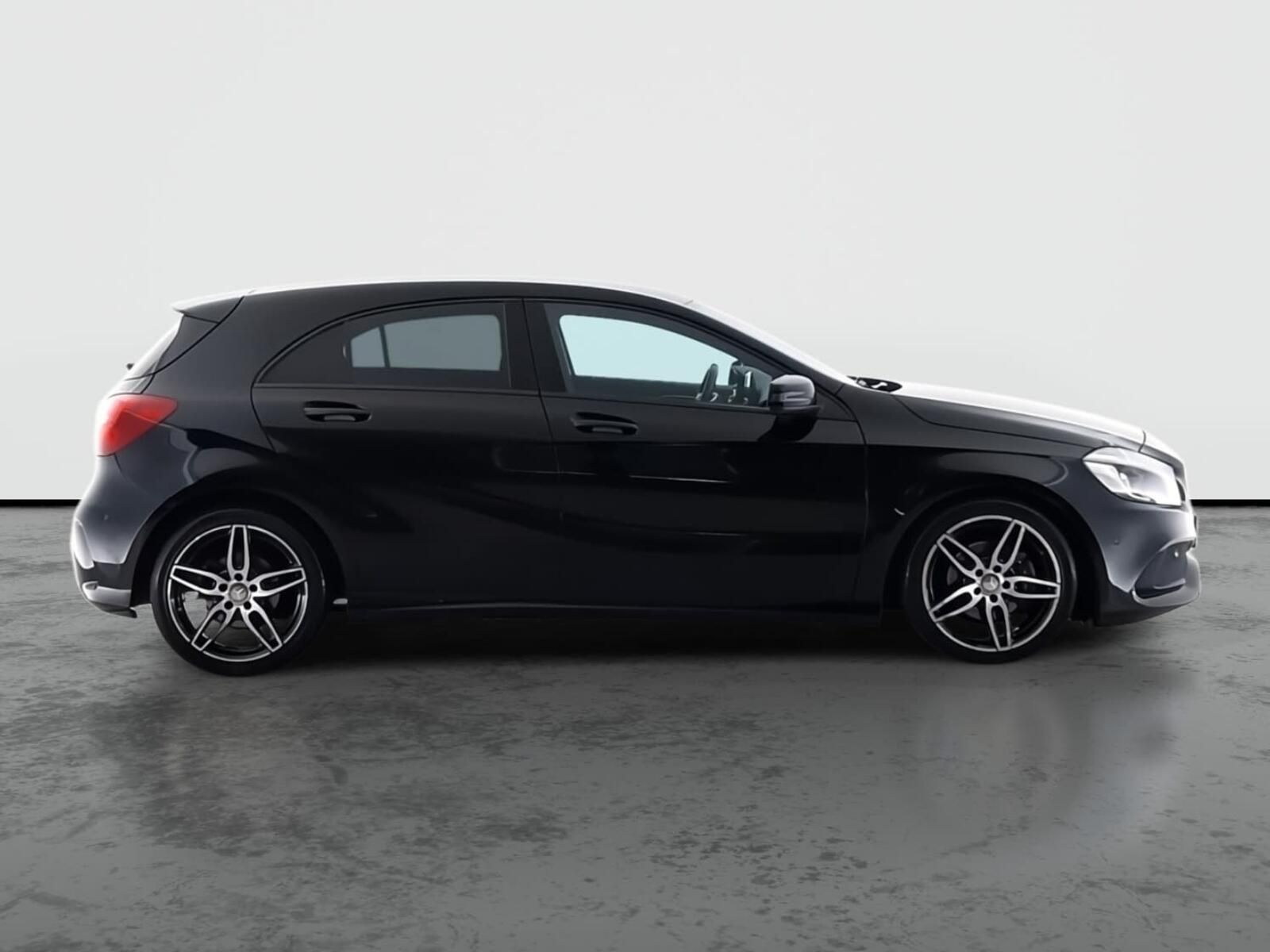 Mercedes-Benz Třídy A, 200, Kůže, Navi, Klima - fotka 6
