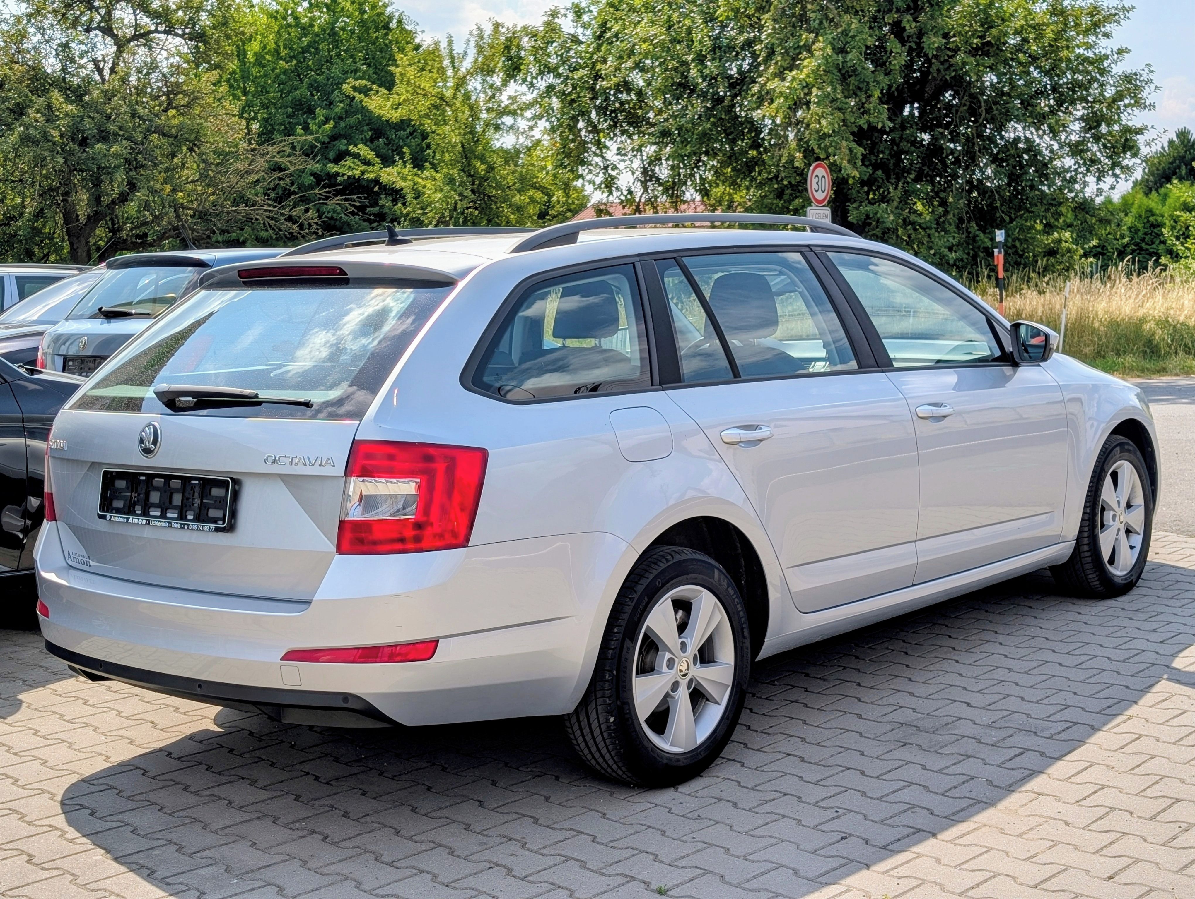 Škoda Octavia, III COMBI 2.0TDi 110kW DSG - fotka 3