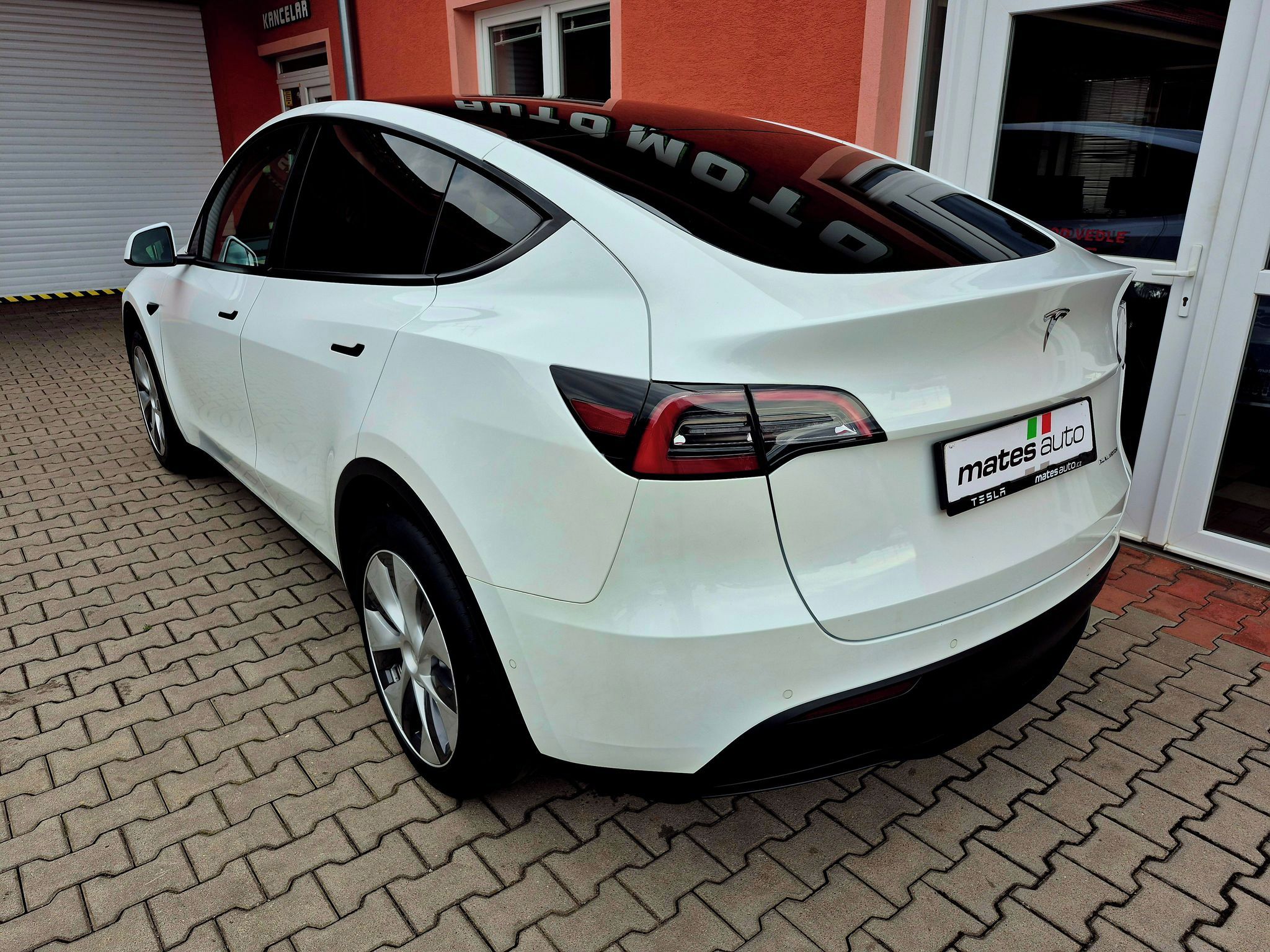 Tesla Model Y, L.R. Dual Motor 378 kW (ODPOČE - fotka 3