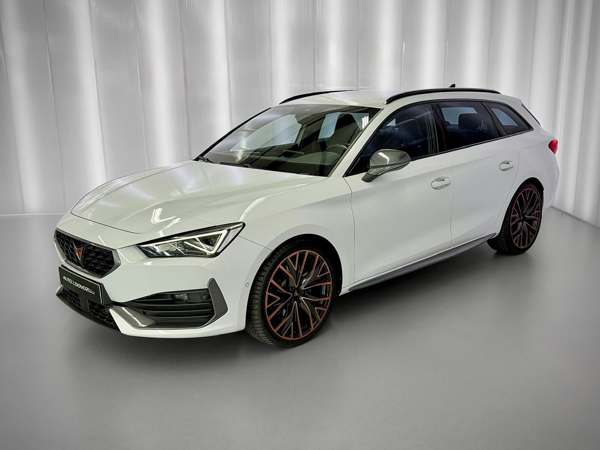 Cupra Leon, 2.0TSI 228KW DSG 4WD, LED, ACC