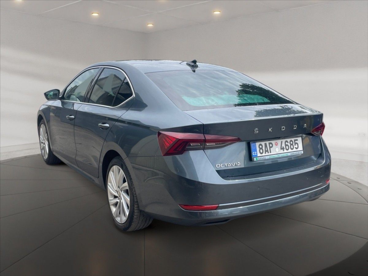 Škoda Octavia, 2,0 TDI Style DSG - fotka 4