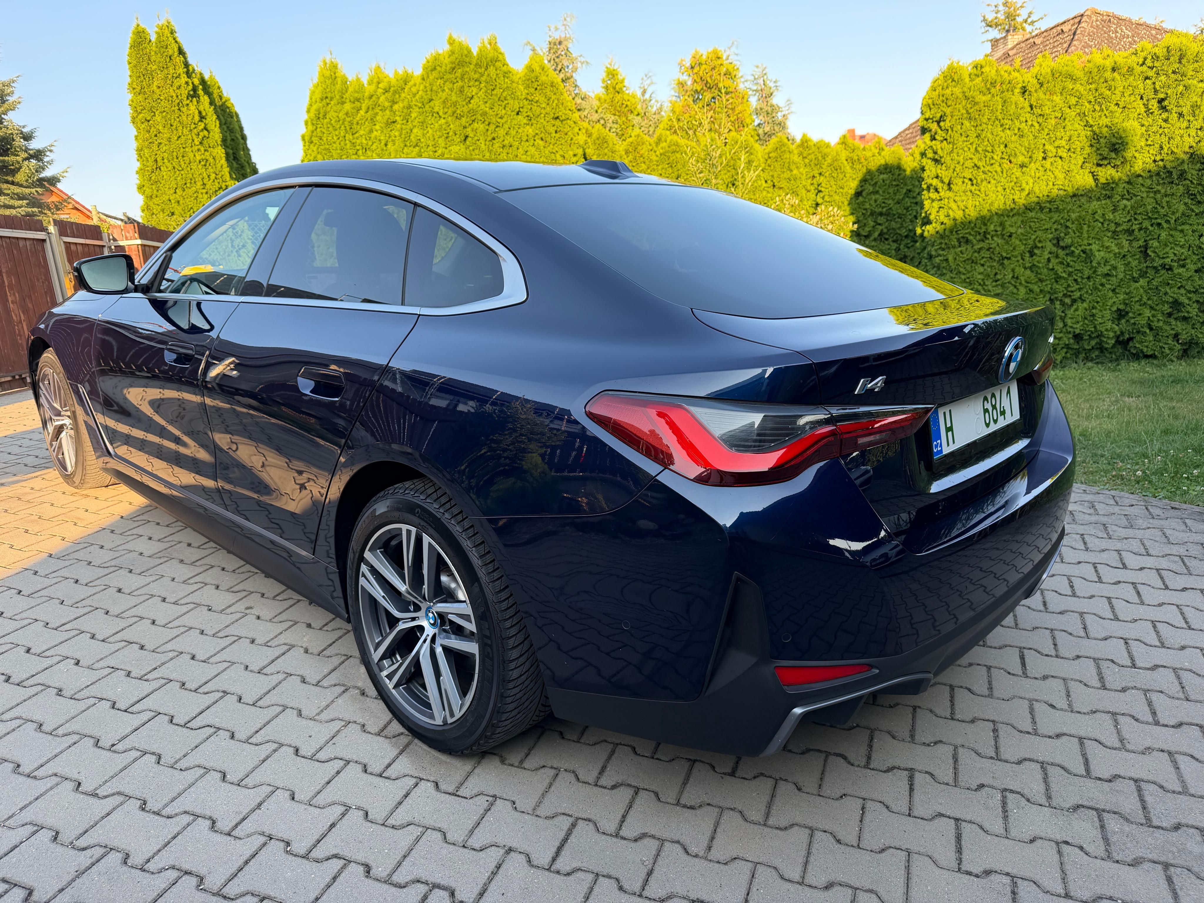 BMW i4, EDrive 40, 83,9kWh, SoH 97% - fotka 3