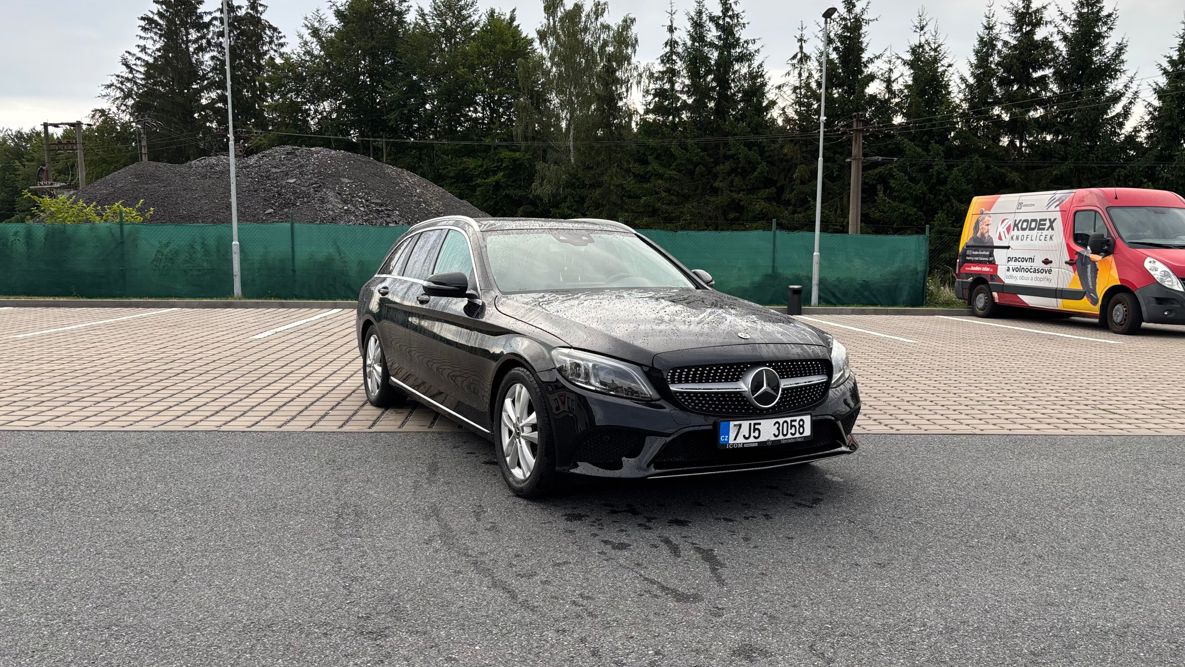 Mercedes-Benz Třídy C, Mercedes C220 d 143 kW - fotka 2