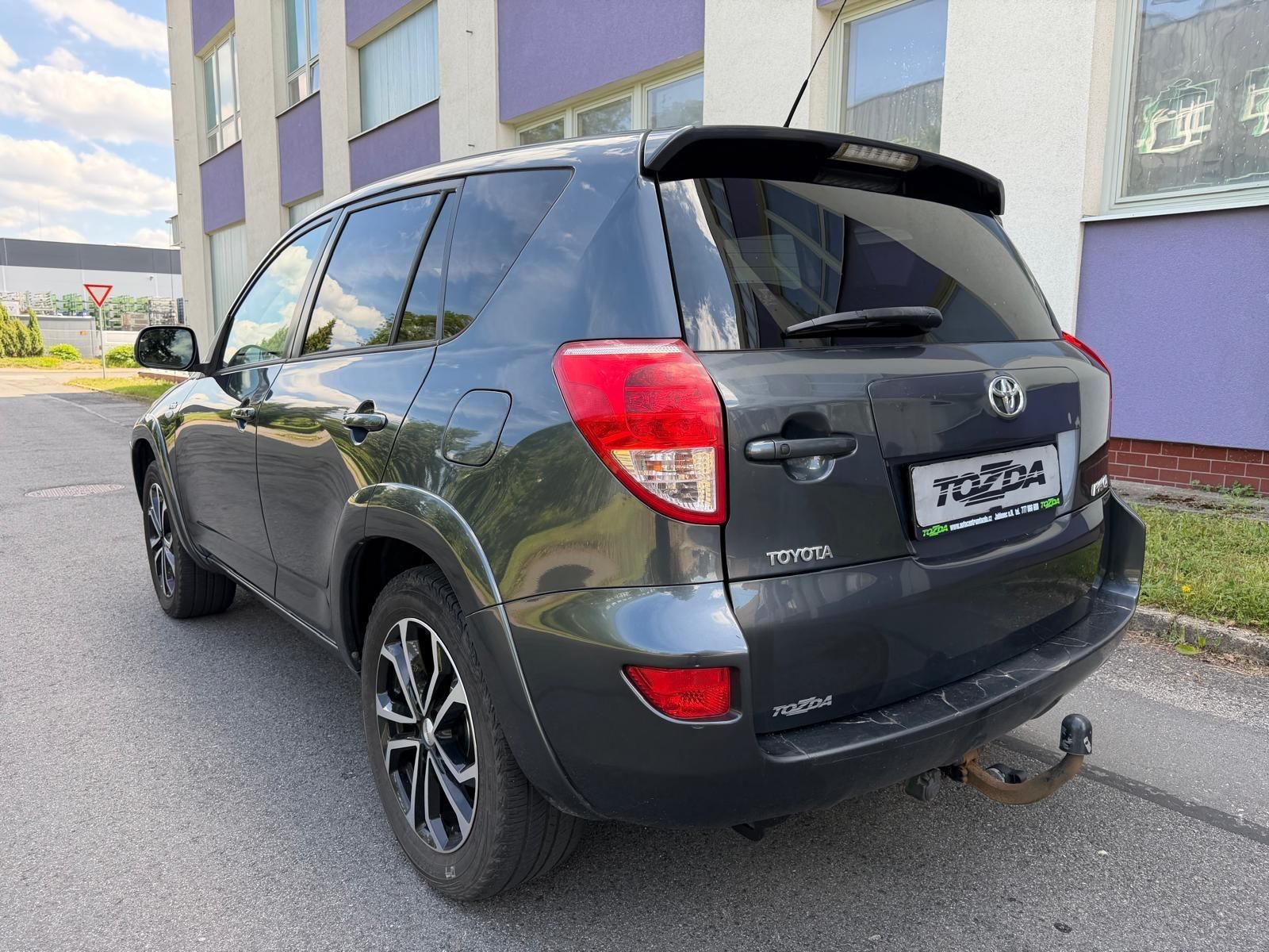 Toyota Rav4, 2,2 D4-D 4WD / 130 kW / - fotka 3