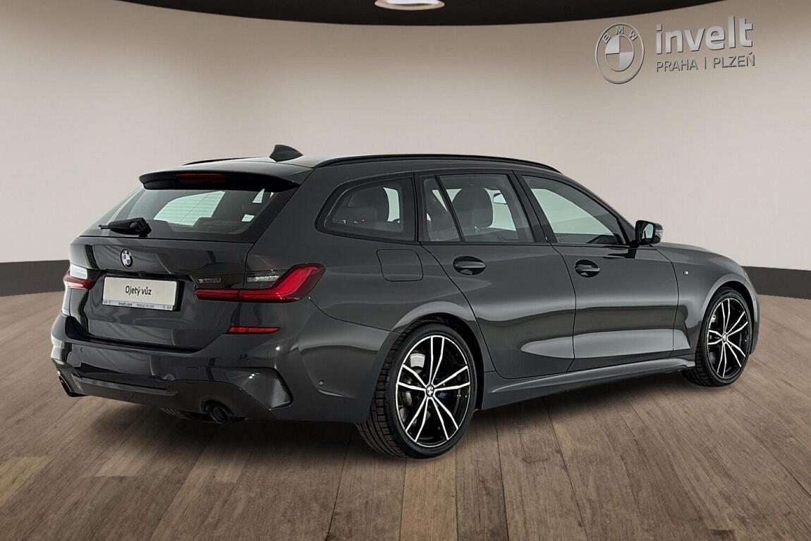 BMW Řada 3, 330d xDrive - fotka 3