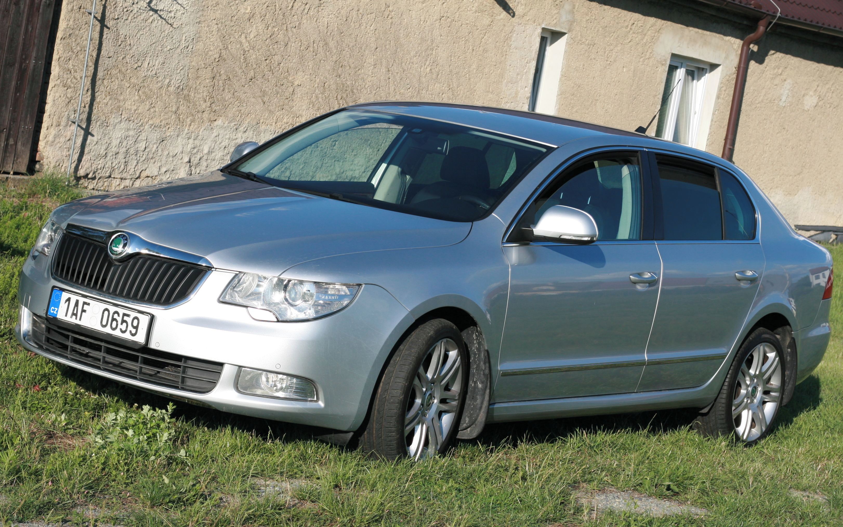 Škoda Superb, 189 t. km DSG Elegance ČR - fotka 2