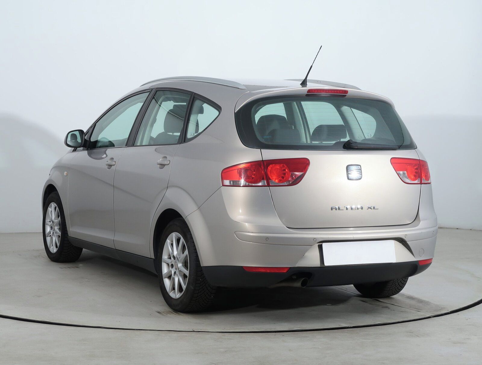 Seat Altea, 1.6 TDI, Automatická klima - fotka 4