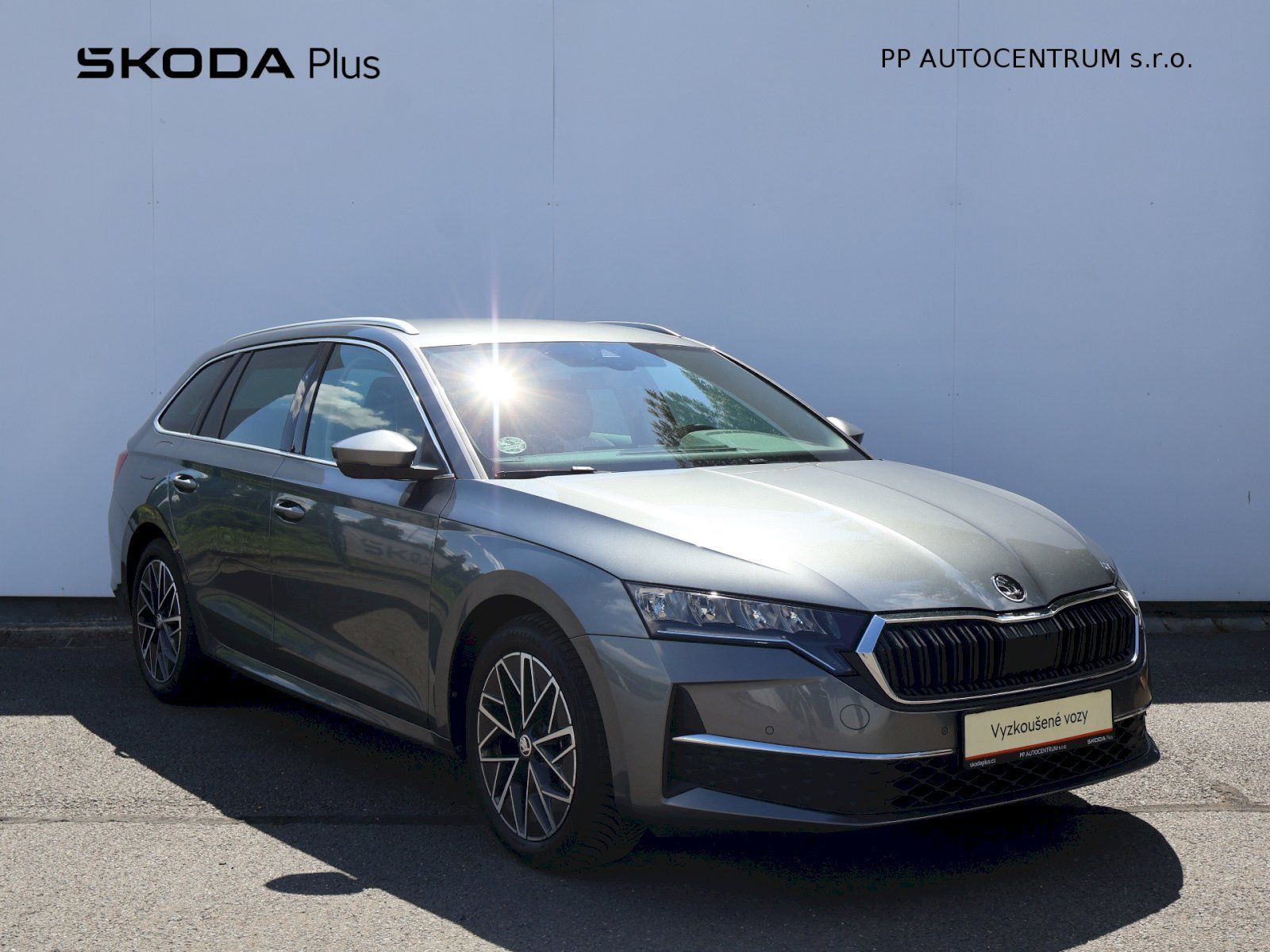 Škoda Octavia, Top Selection DSG 2.0TDI 110kW - fotka 6