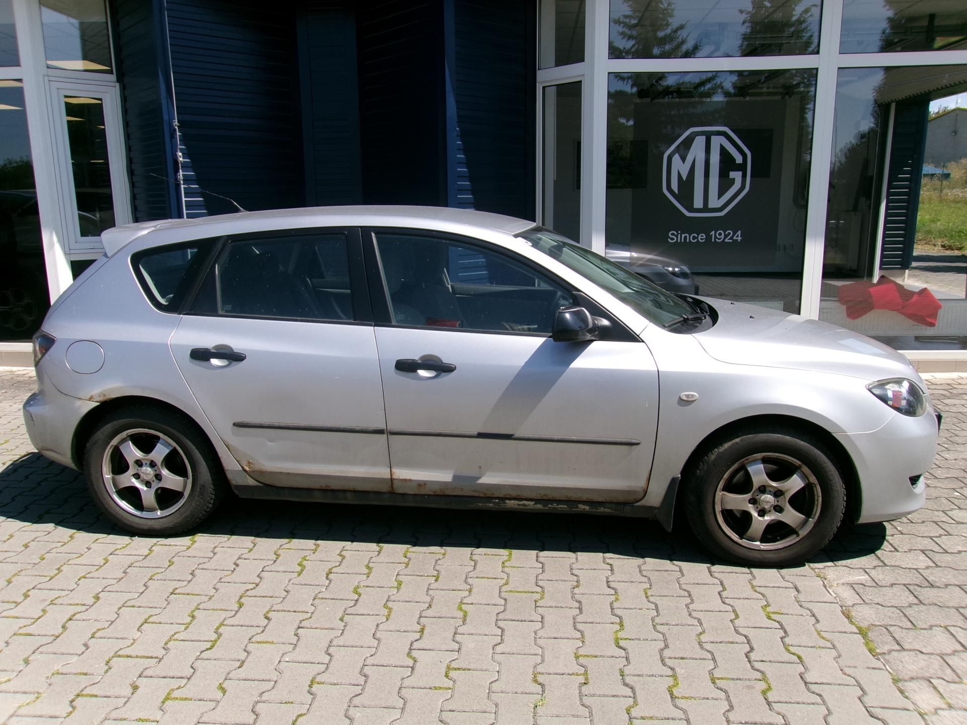 Mazda 3, 1.4i - fotka 3
